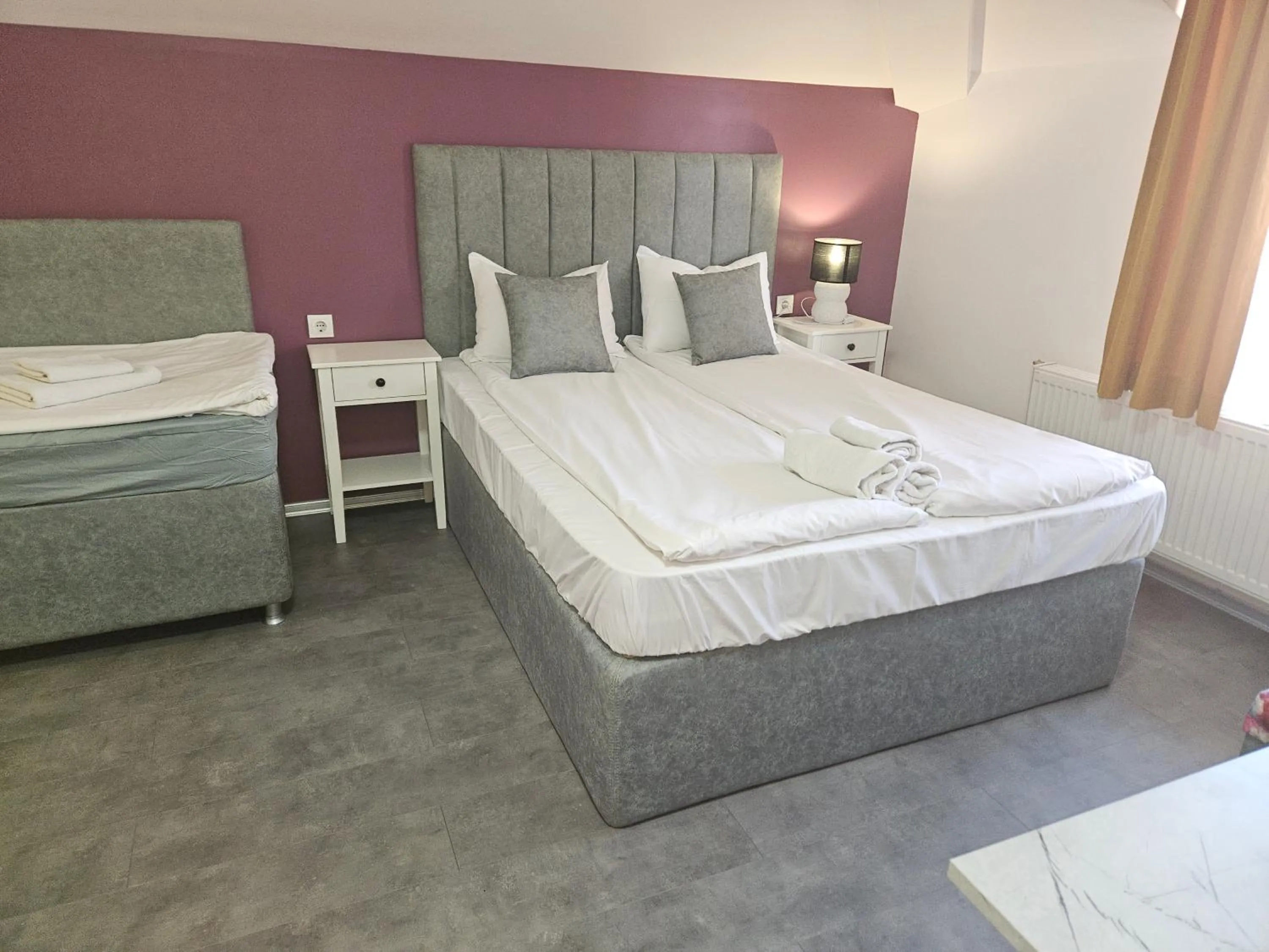 Bed in Priyateli - Friends