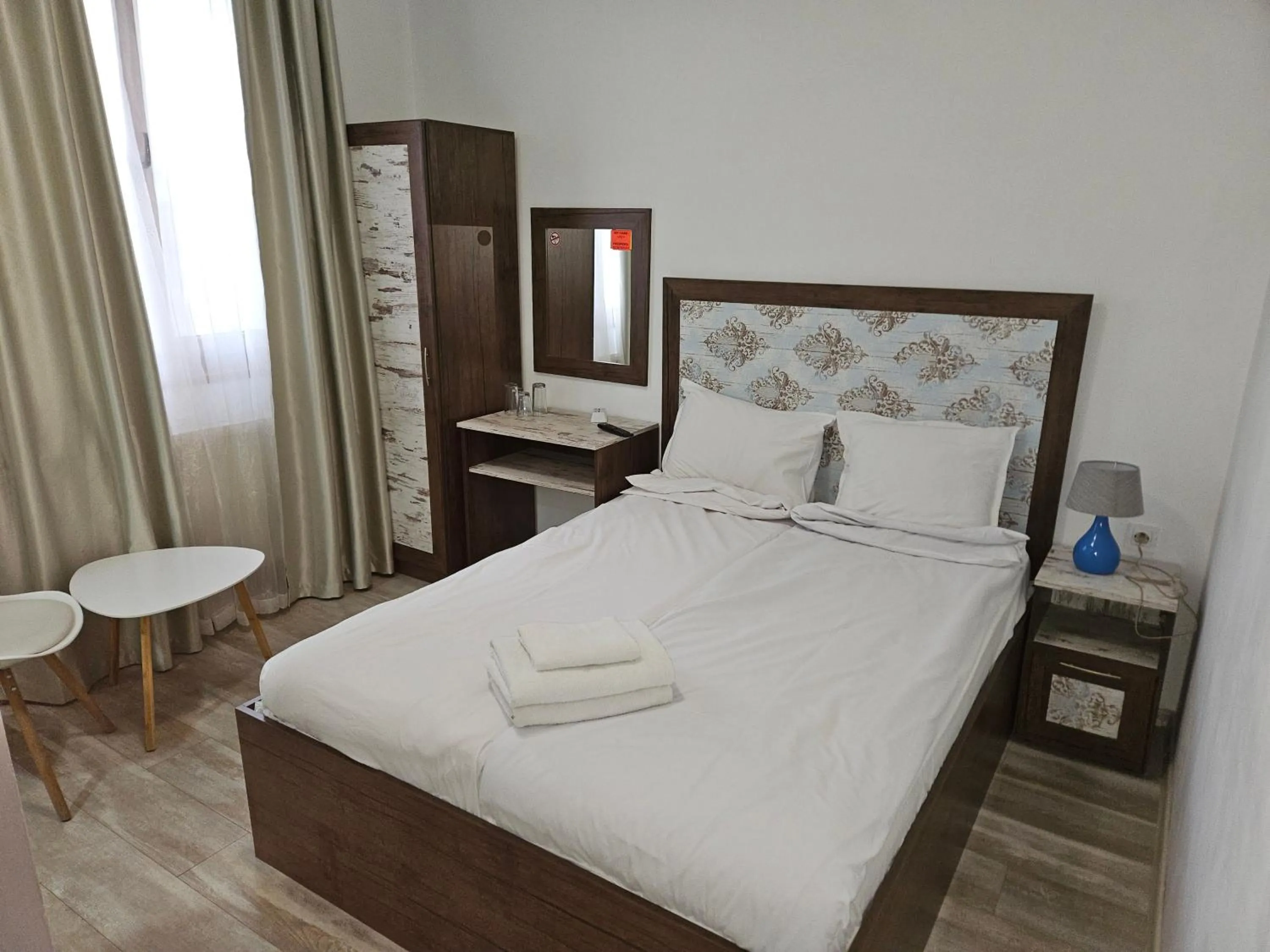 Bed in Priyateli - Friends