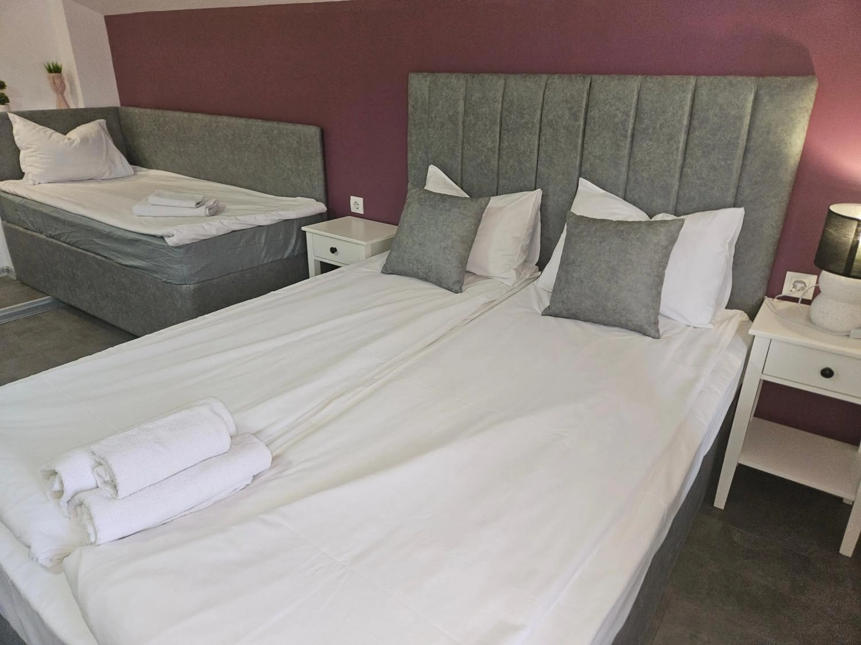Bed in Priyateli - Friends