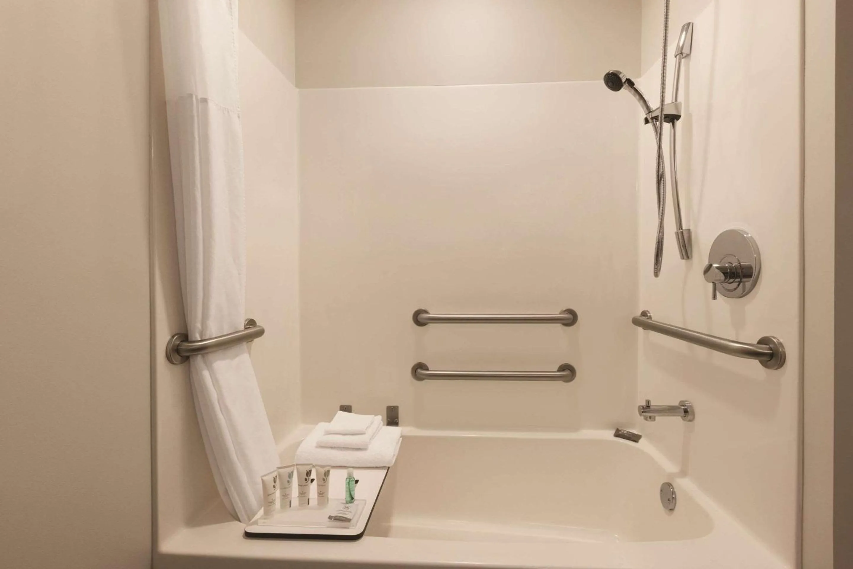 Bedroom in Country Inn & Suites by Radisson, Green Bay North