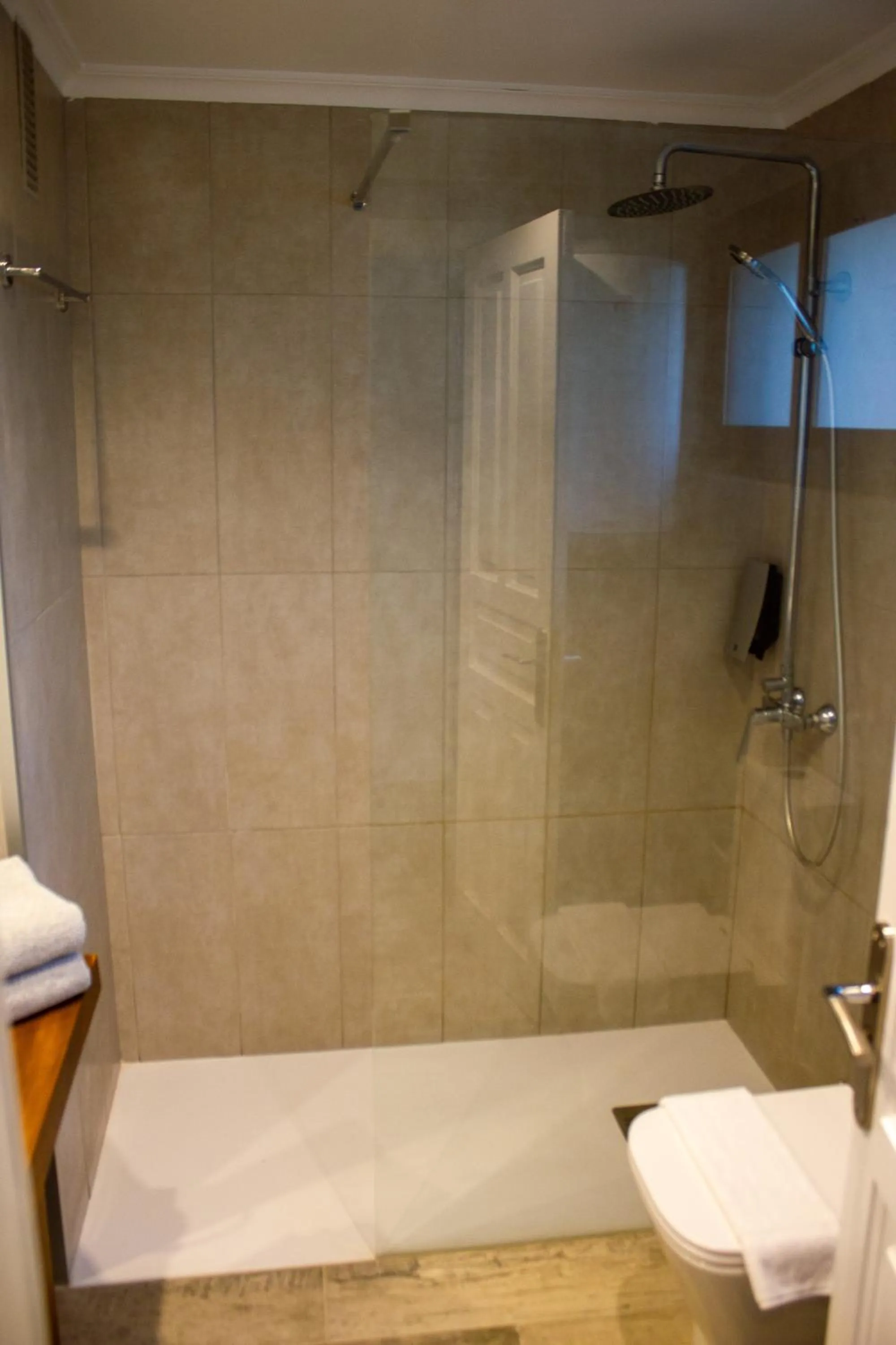 Shower in Costa Adeje Garden Aparthotel