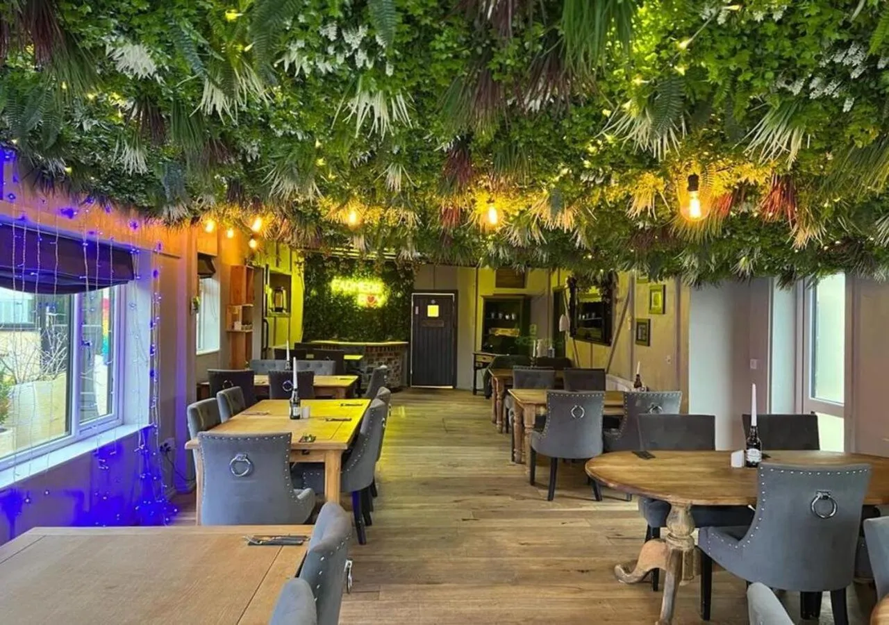 Restaurant/places to eat in The Farmers Boy Inn Guest House