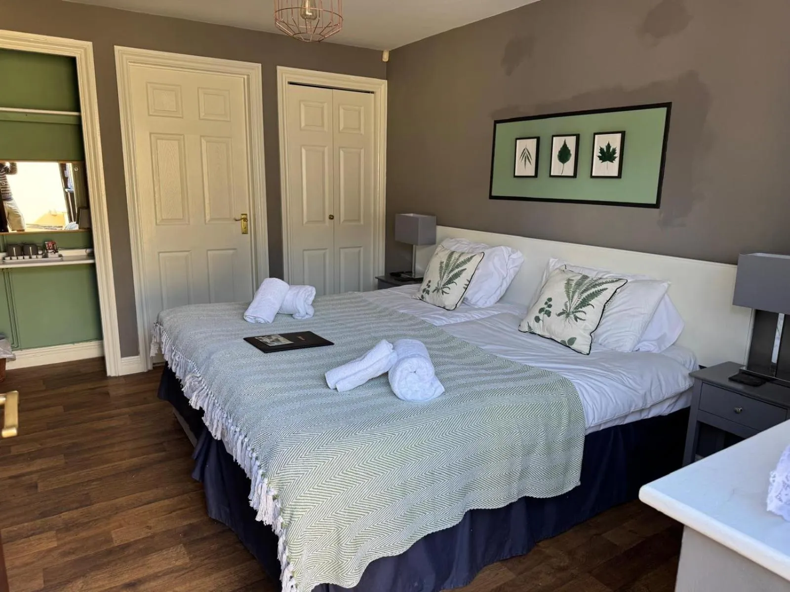 Bed in The Farmers Boy Inn Guest House