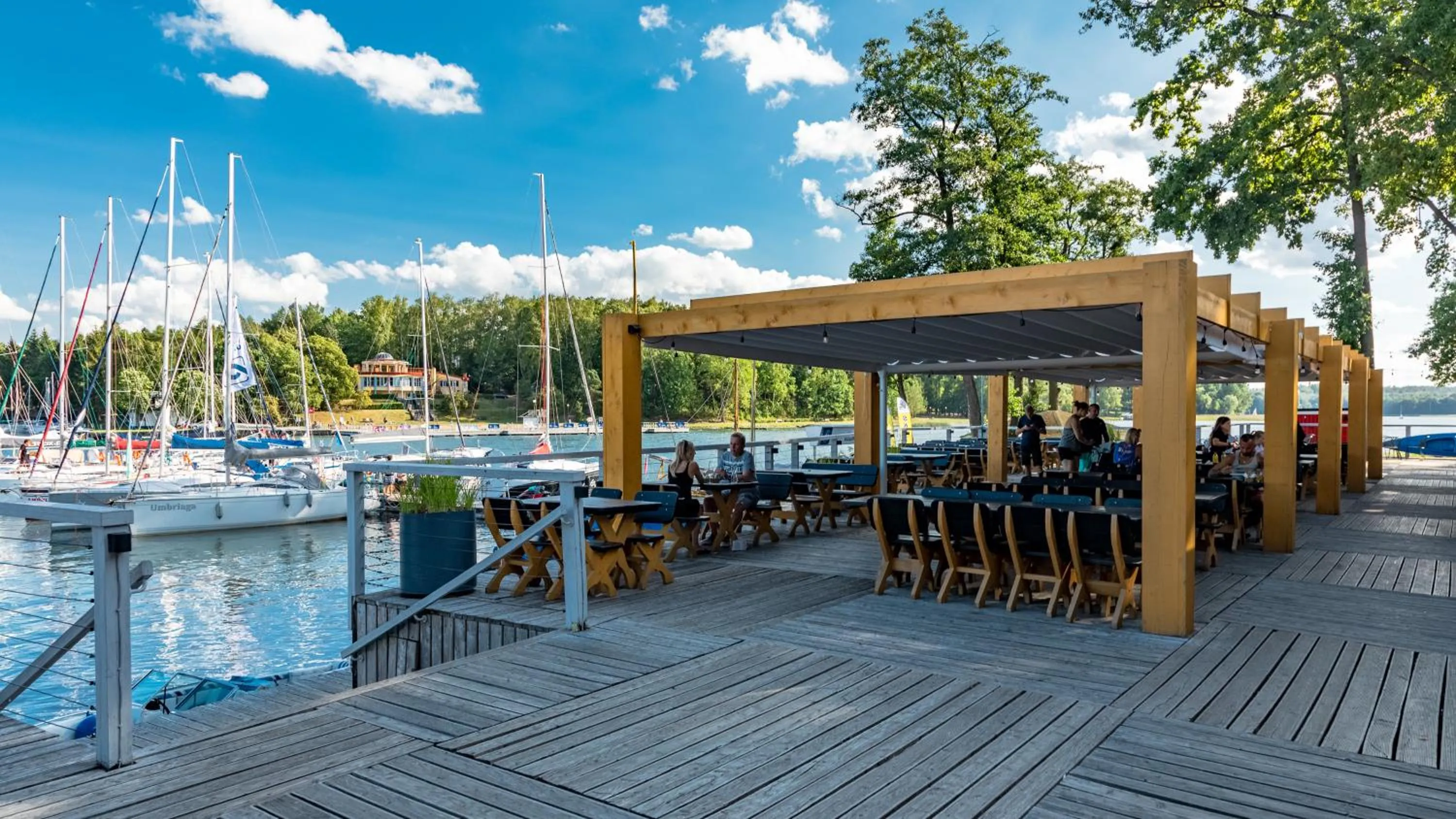 Restaurant/places to eat in Stranda