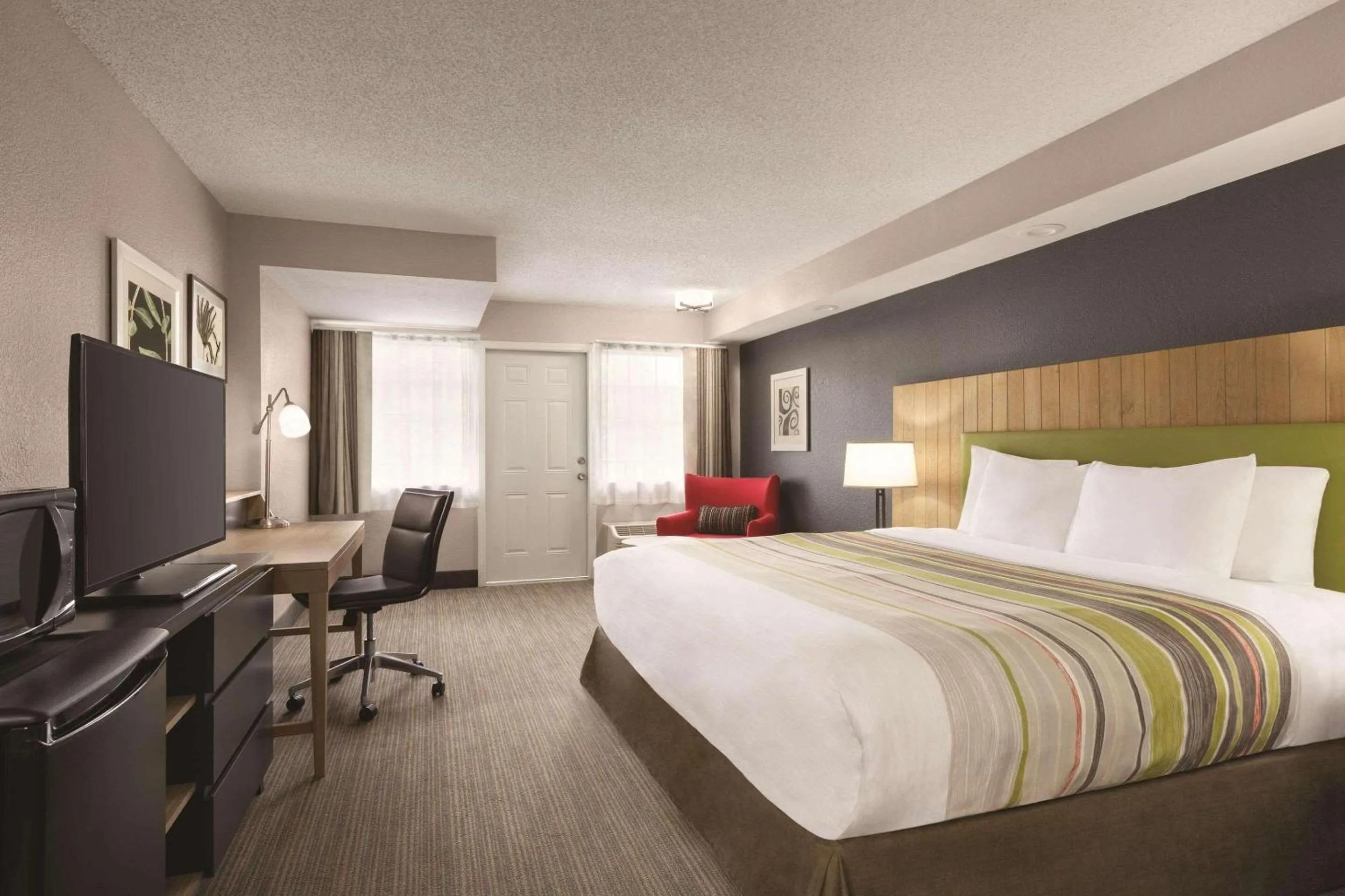 Bedroom, Bed in Country Inn & Suites by Radisson, Pigeon Forge South, TN