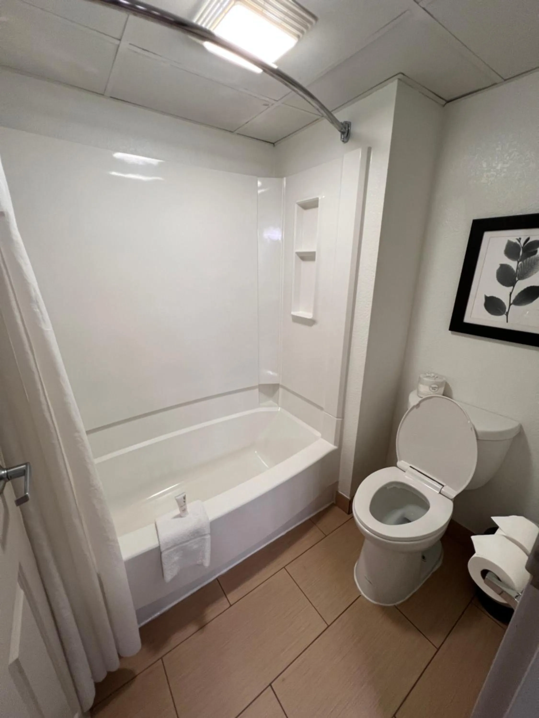 Bathroom in Country Inn & Suites by Radisson, Pigeon Forge South, TN