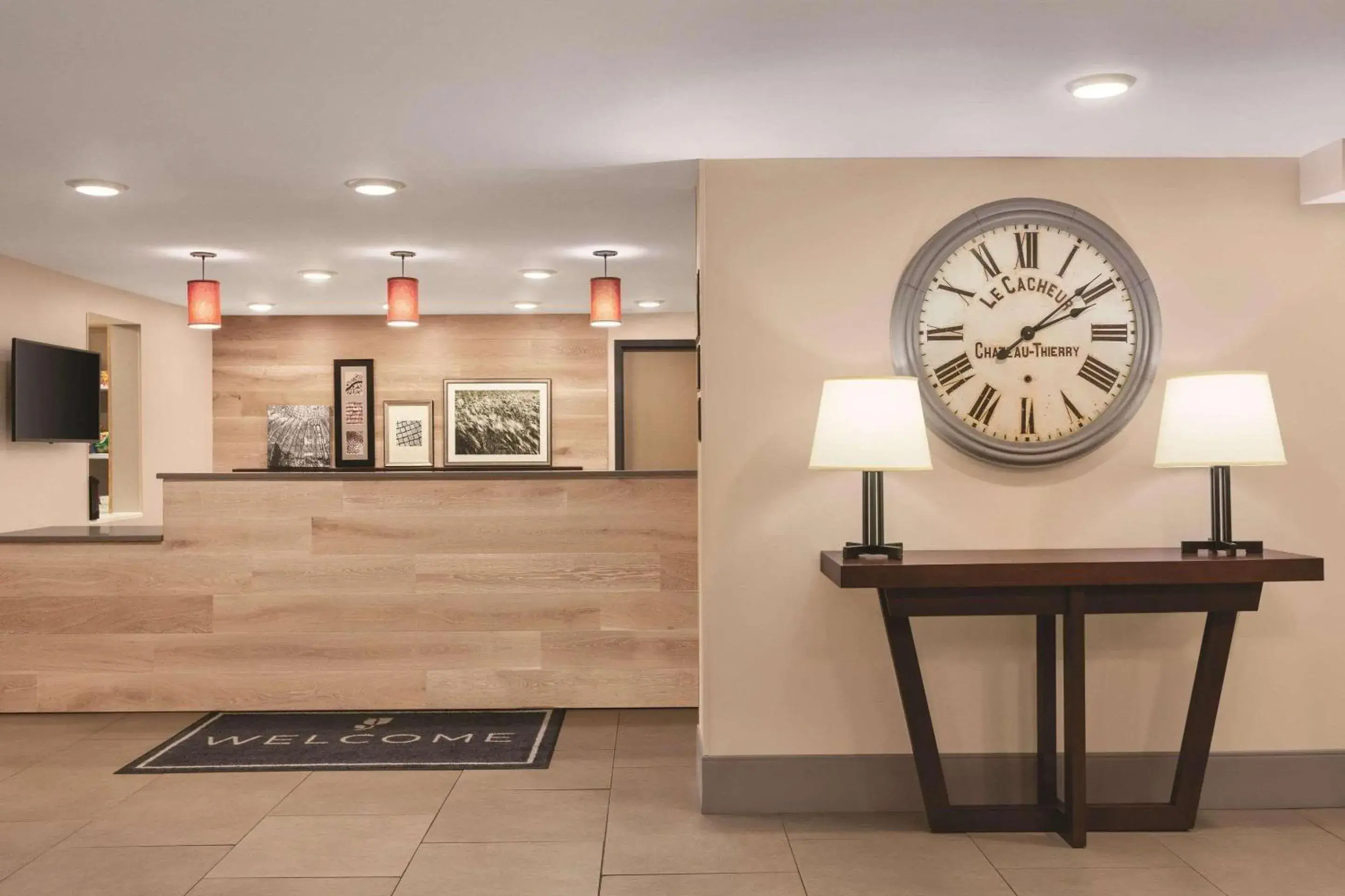 Lobby or reception in Country Inn & Suites by Radisson, Pigeon Forge South, TN Lobby or reception in Country Inn & Suites by Radisson, Pigeon Forge South, TN