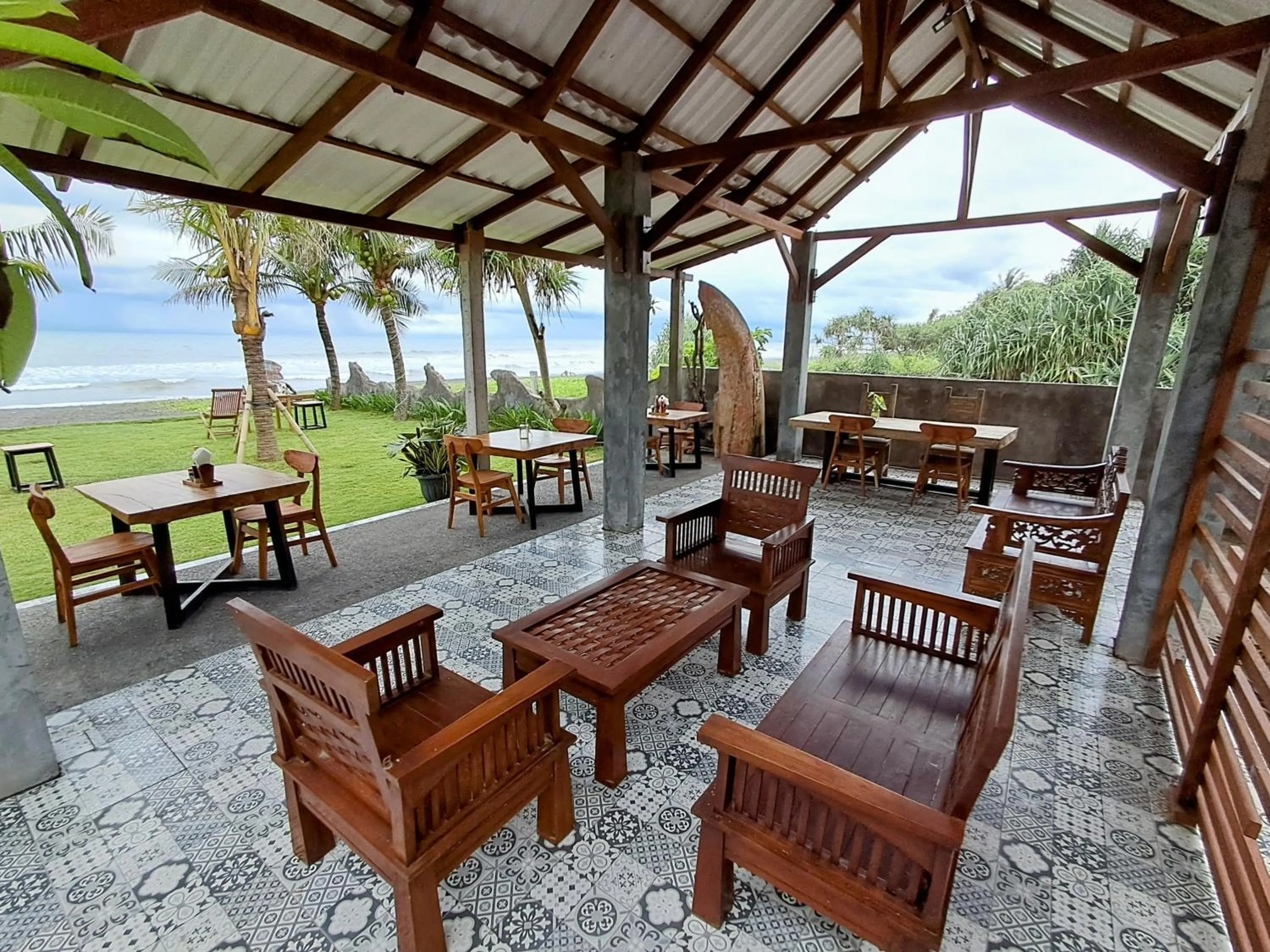 Seating area in West Break Bali - Medewi