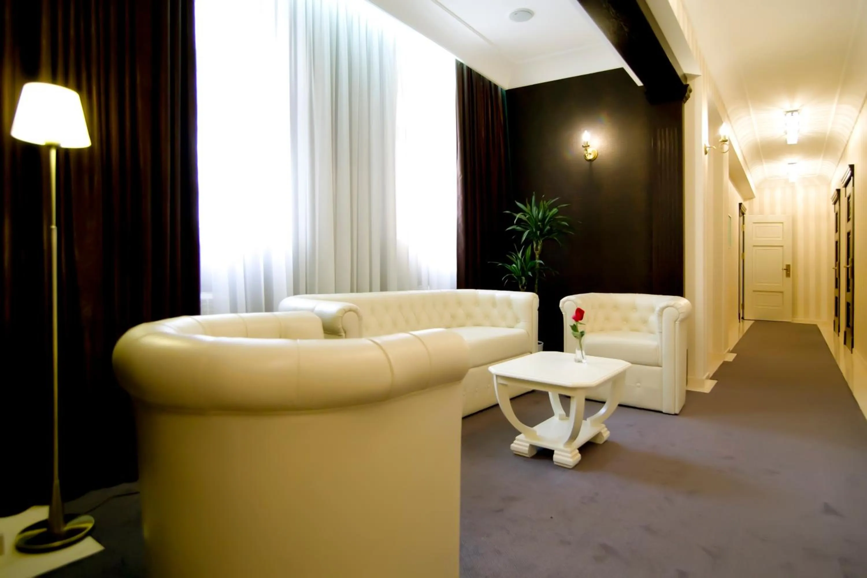 Seating area in Villa Rossa Hotel