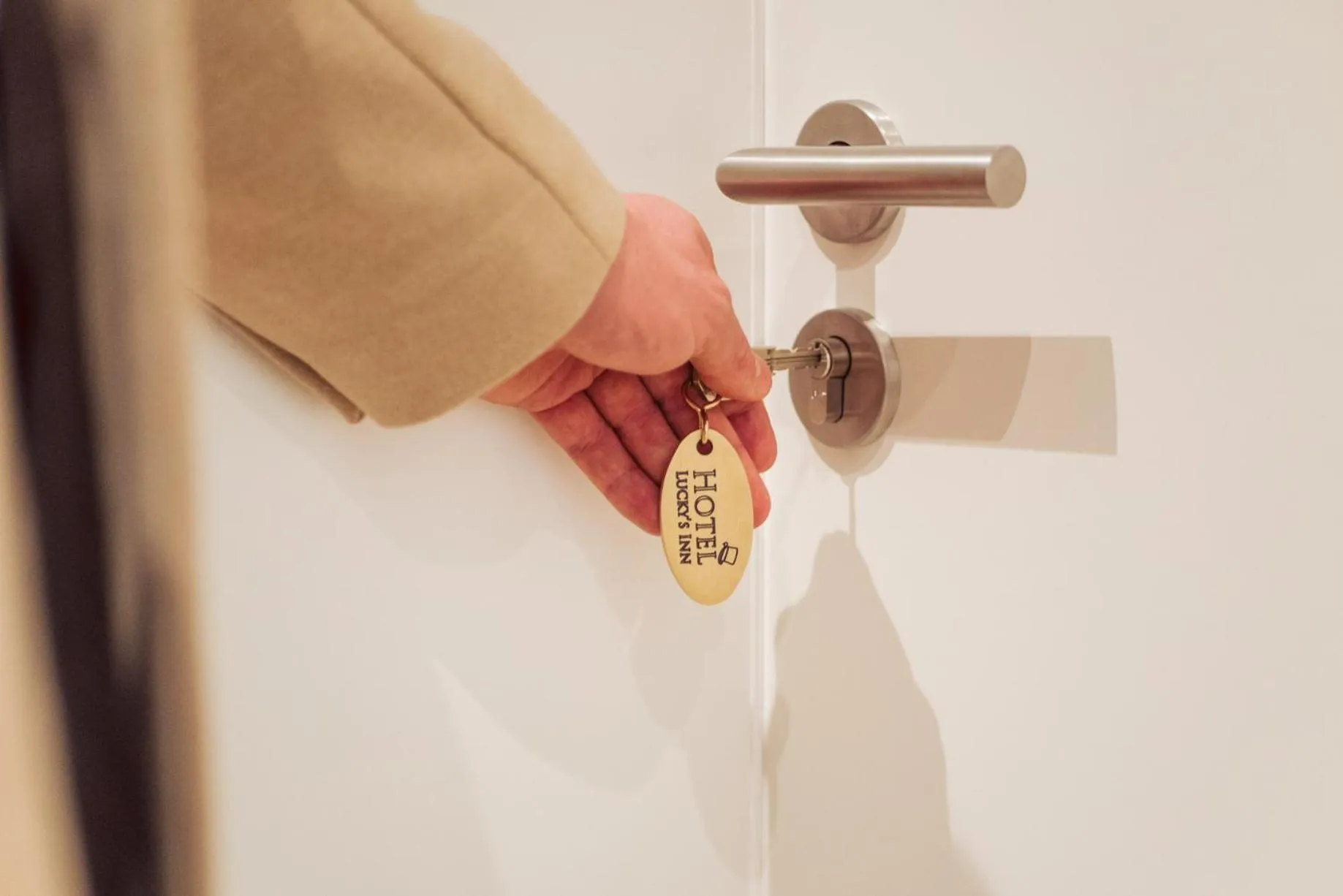 Logo/Certificate/Sign in Hotel Luckys Inn