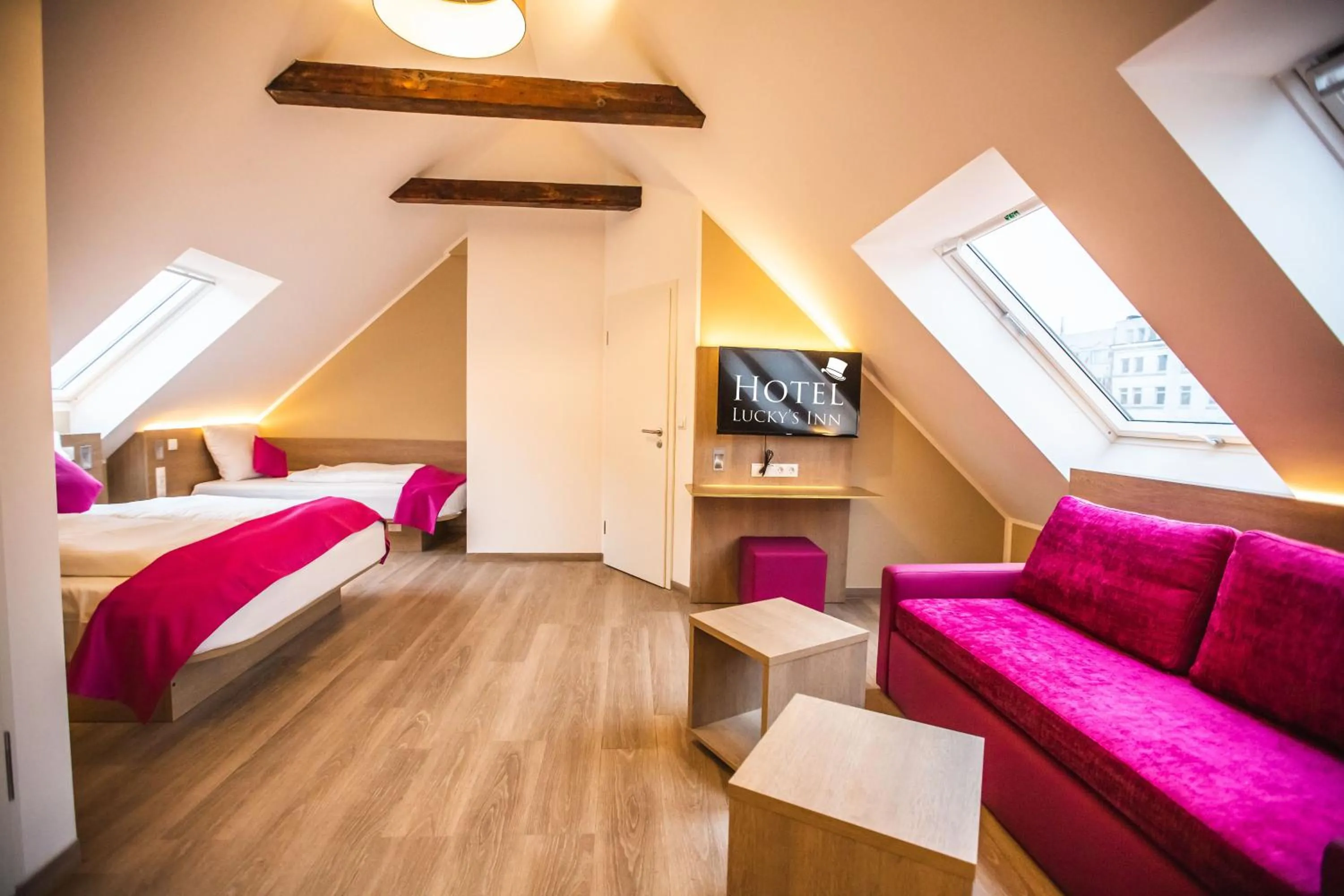 Decorative detail, Bed in Hotel Luckys Inn