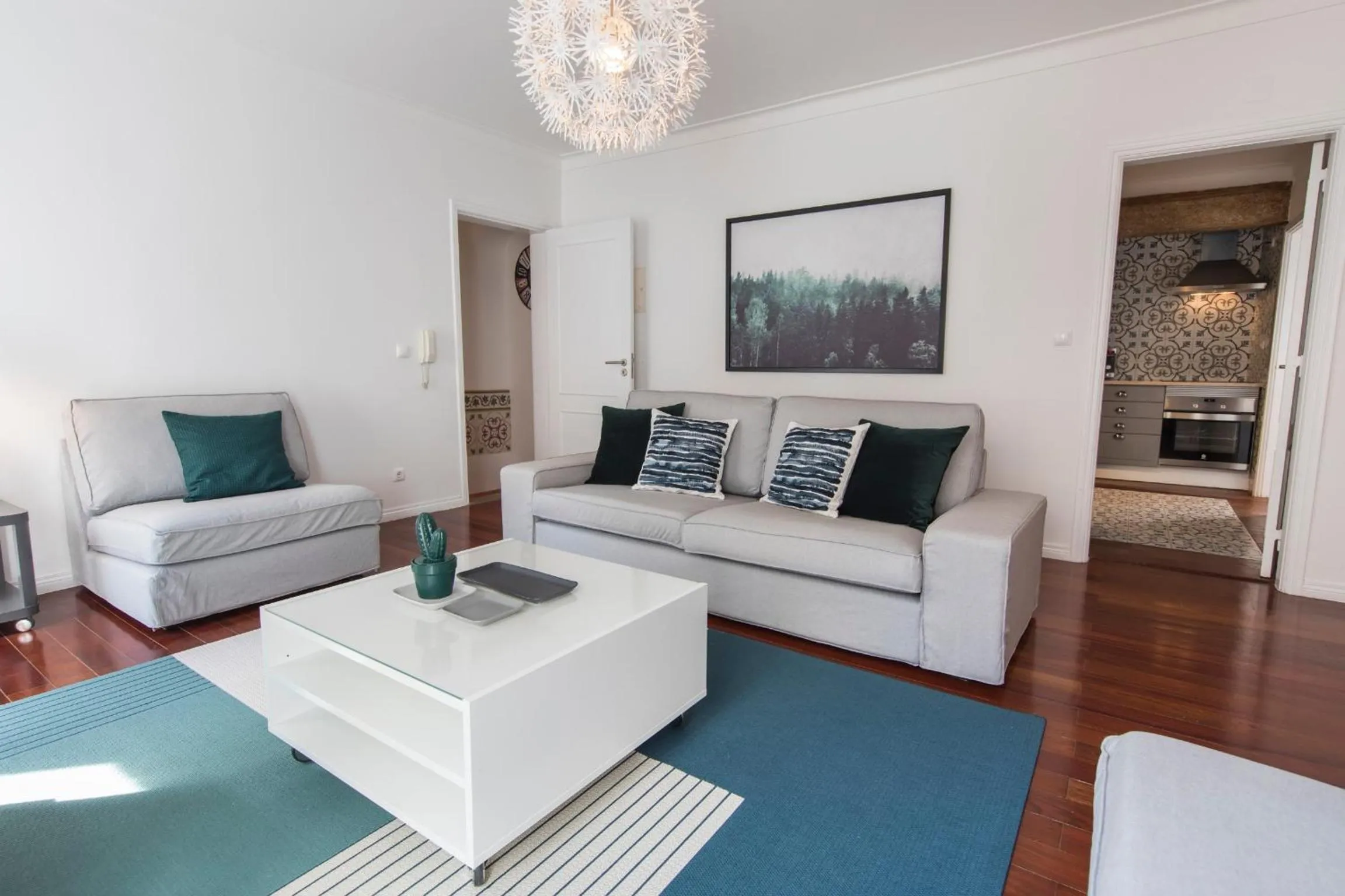 Bica Patio 3BDR Duplex by LovelyStay