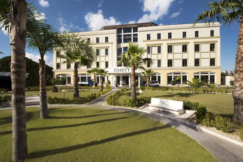 Property building in Al Civico 8 - Palermo