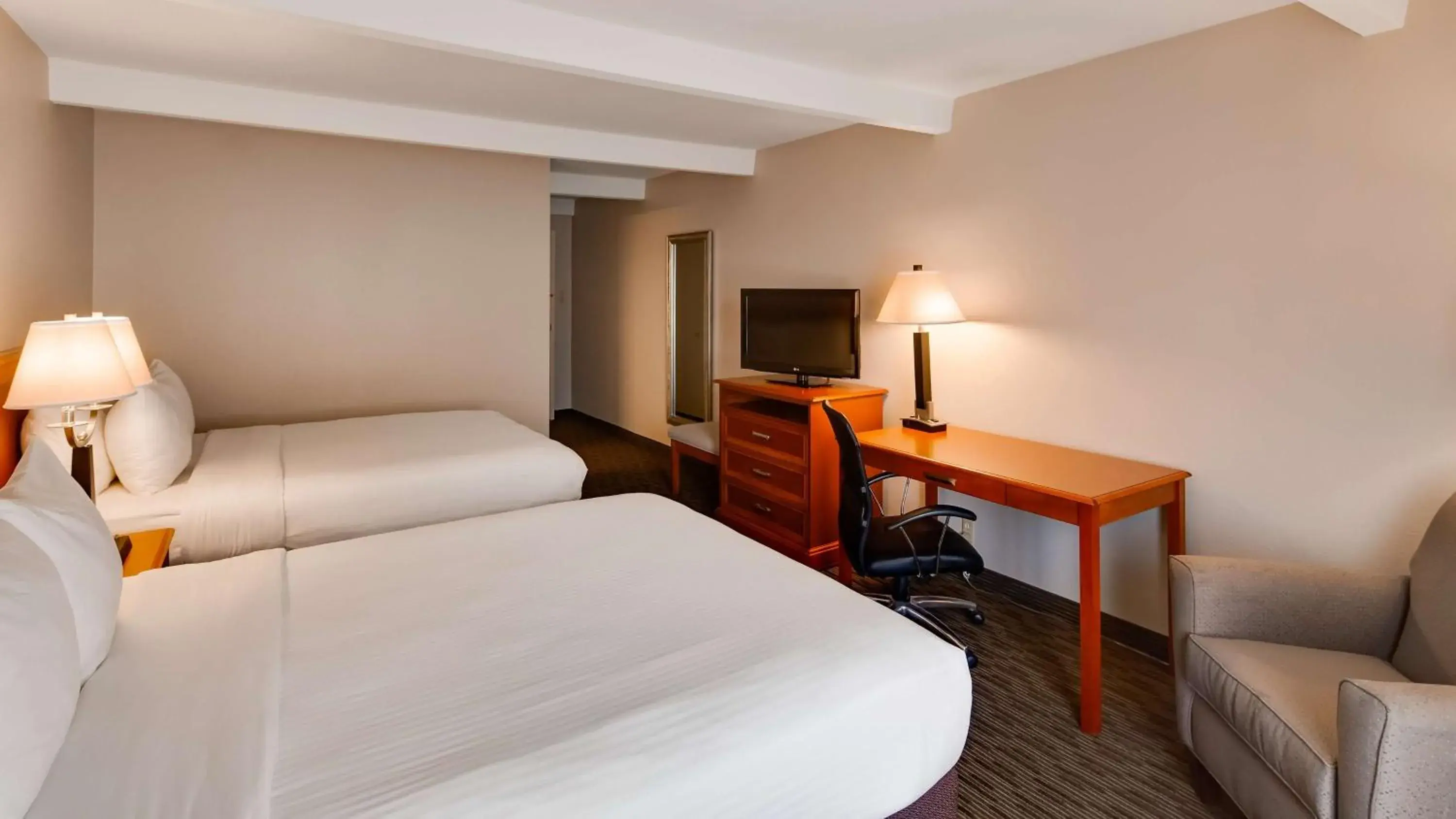 Bedroom, Bed in Best Western Tomah Hotel Bedroom, Bed in Best Western Tomah Hotel