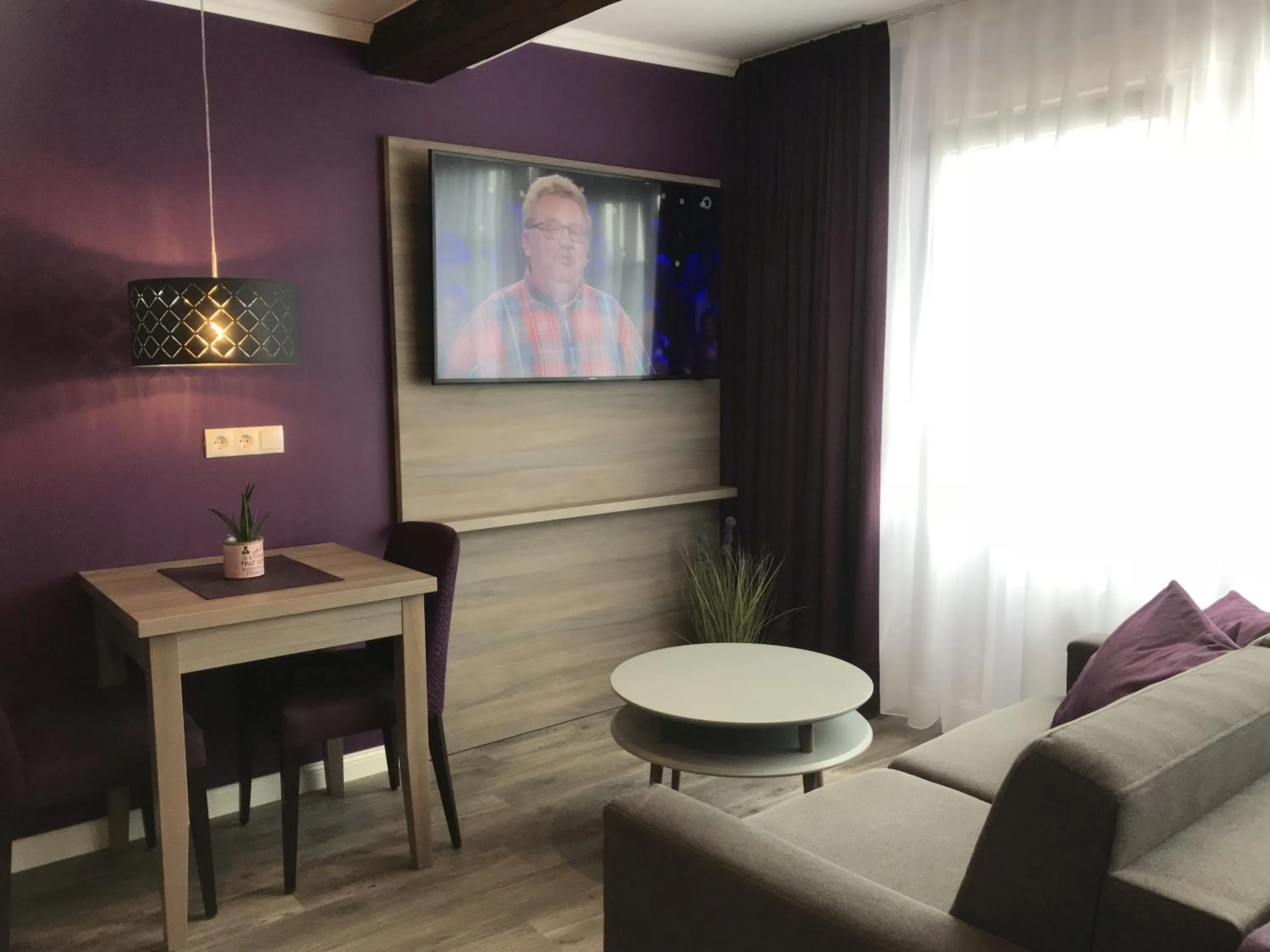 TV and multimedia in Apartmenthaus Burgenheimat in Rhens bei Koblenz