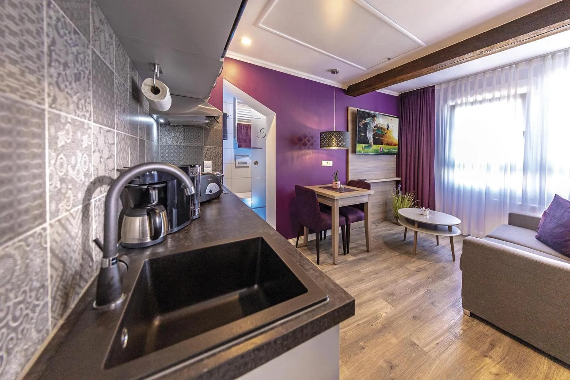 TV and multimedia in Apartmenthaus Burgenheimat in Rhens bei Koblenz