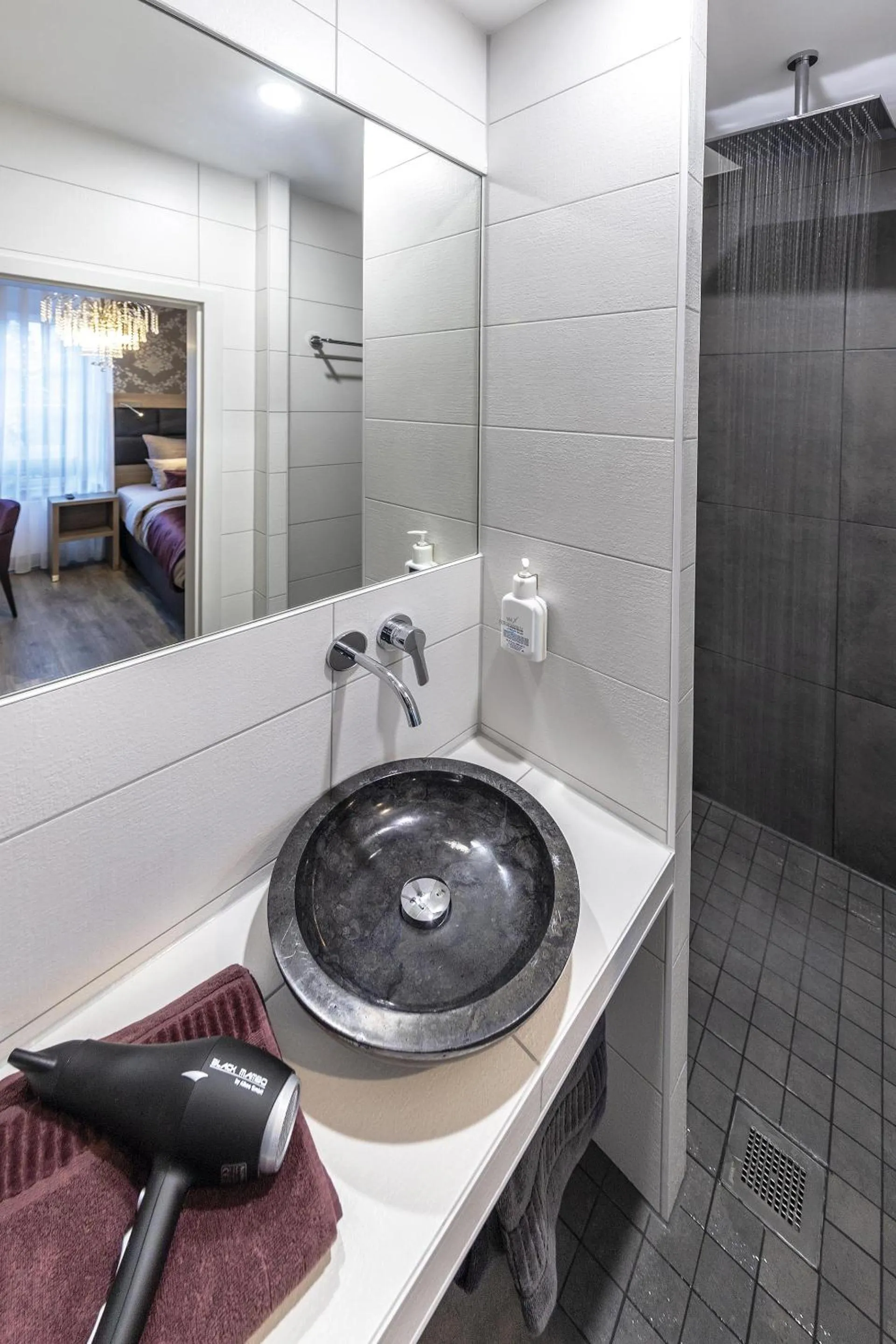 Shower in Apartmenthaus Burgenheimat in Rhens bei Koblenz