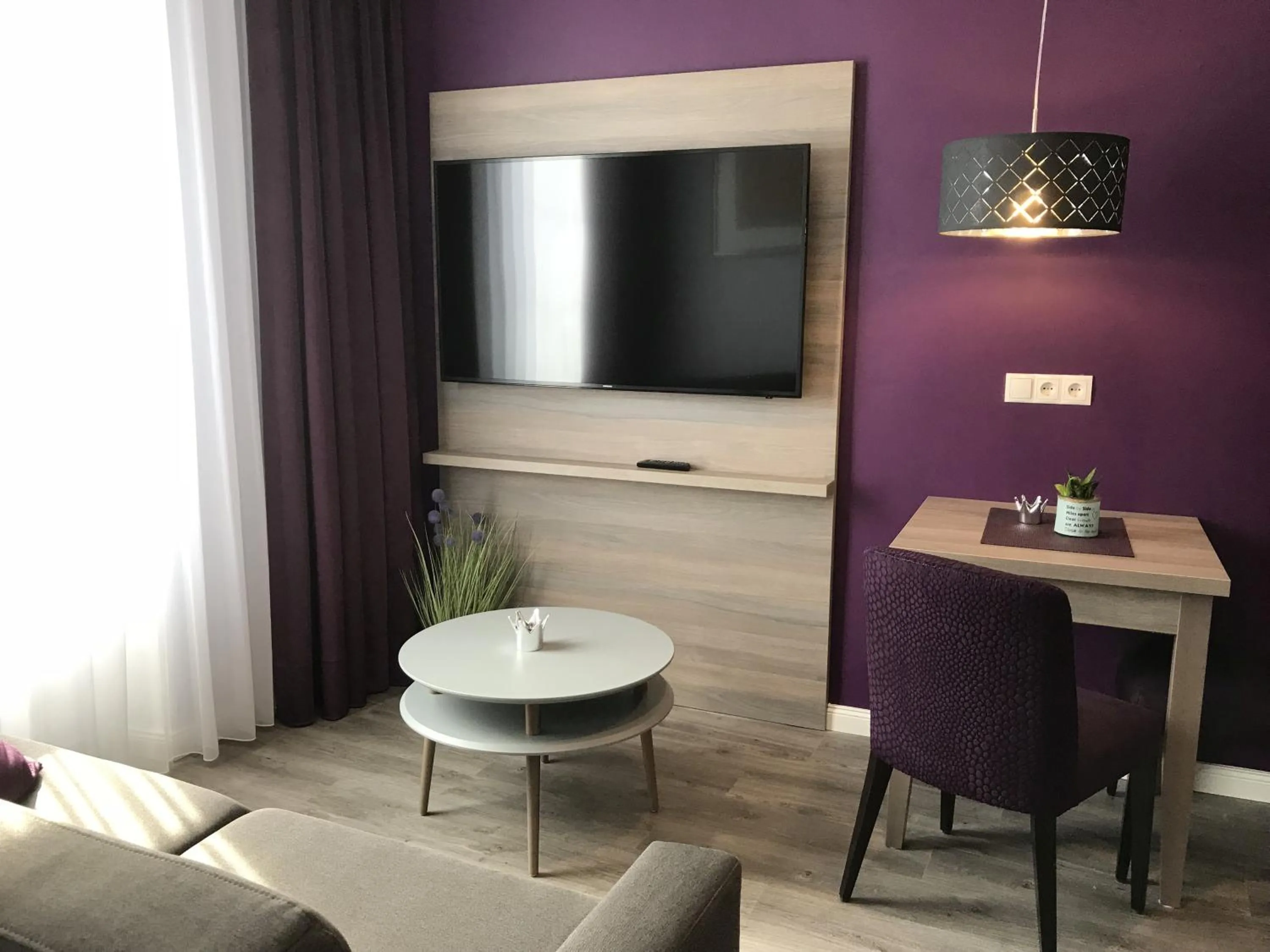 TV and multimedia in Apartmenthaus Burgenheimat in Rhens bei Koblenz