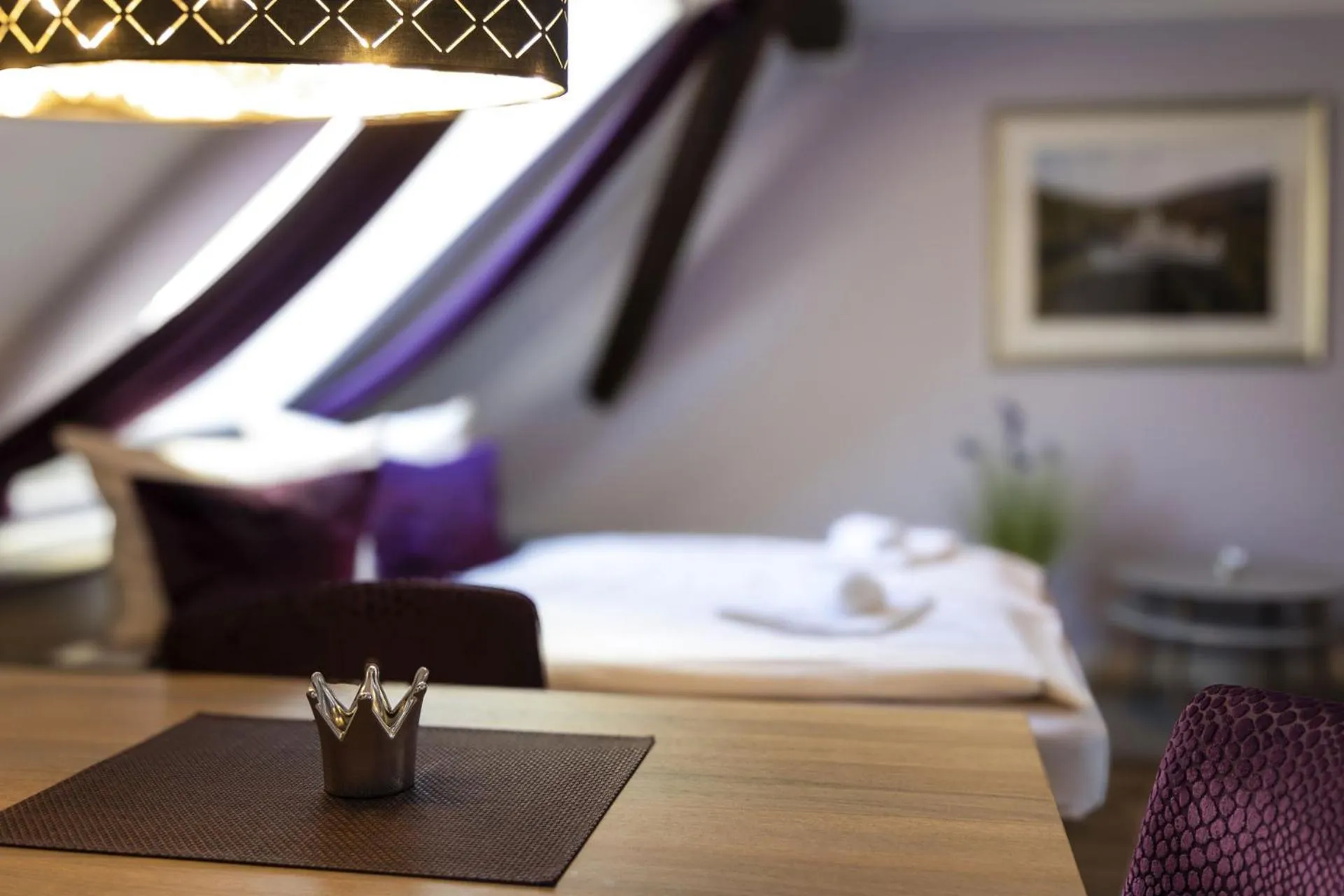 Bed in Apartmenthaus Burgenheimat in Rhens bei Koblenz