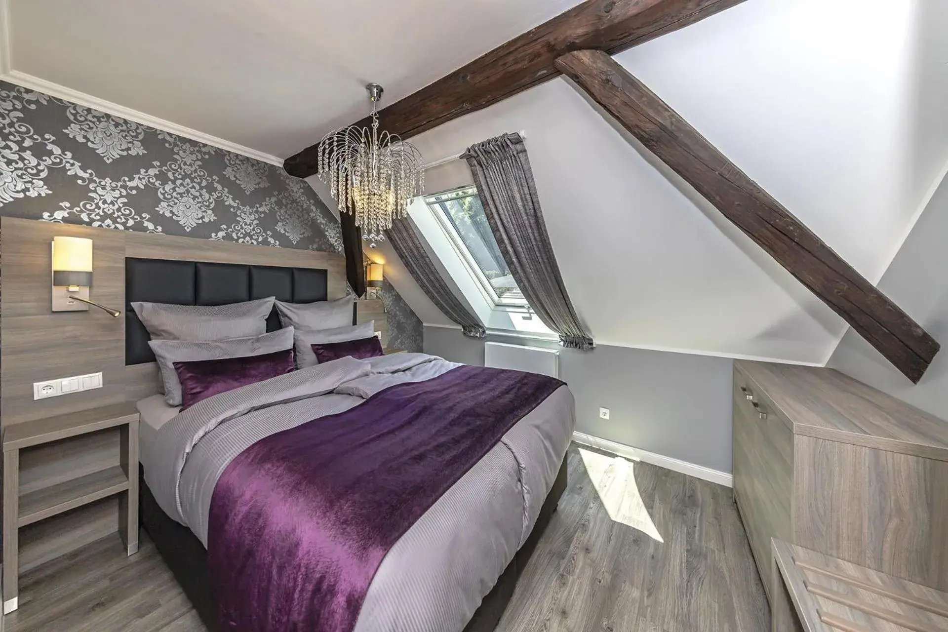 Queen Suite in Apartmenthaus Burgenheimat in Rhens bei Koblenz Queen Suite in Apartmenthaus Burgenheimat in Rhens bei Koblenz