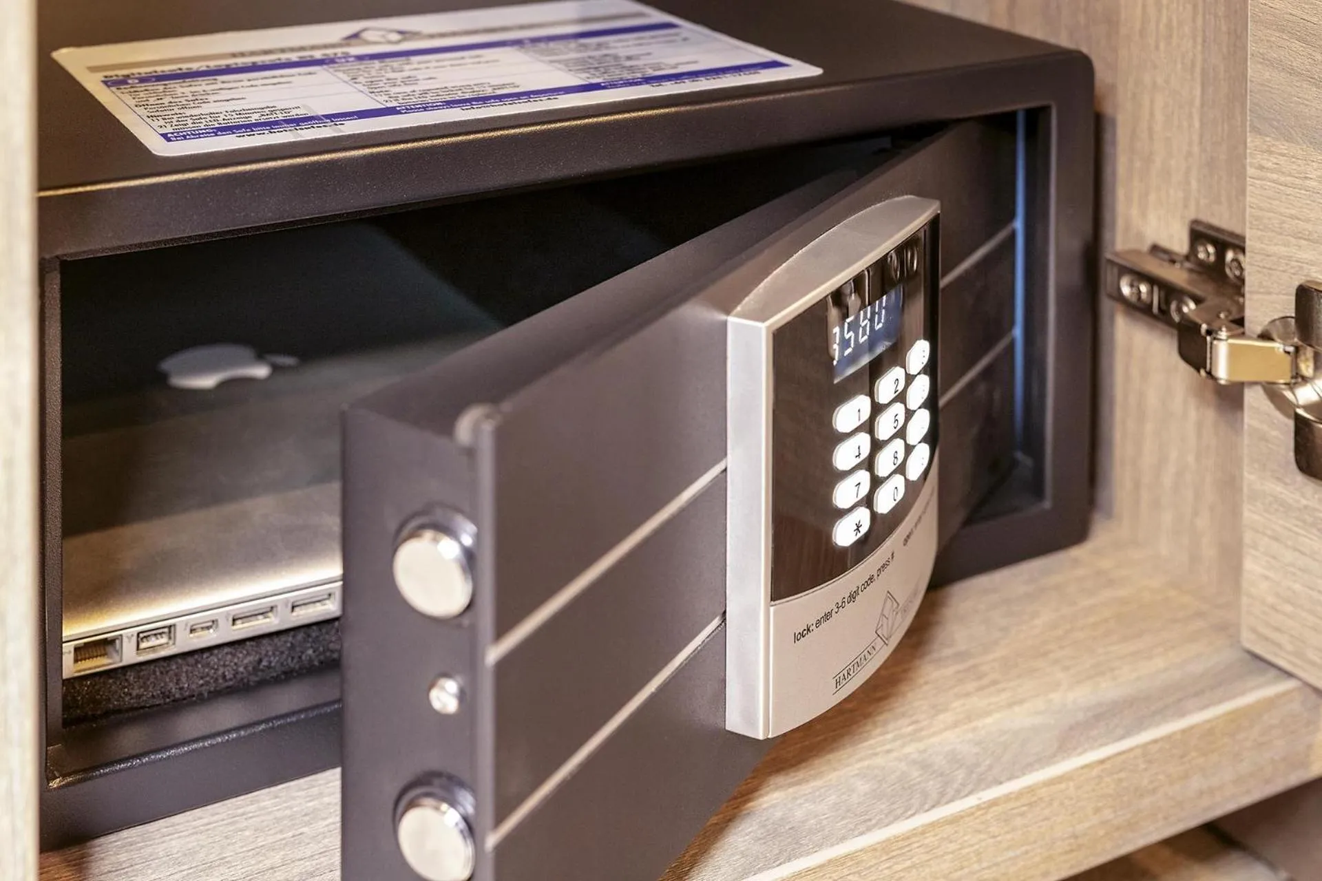 Decorative detail in Apartmenthaus Burgenheimat in Rhens bei Koblenz