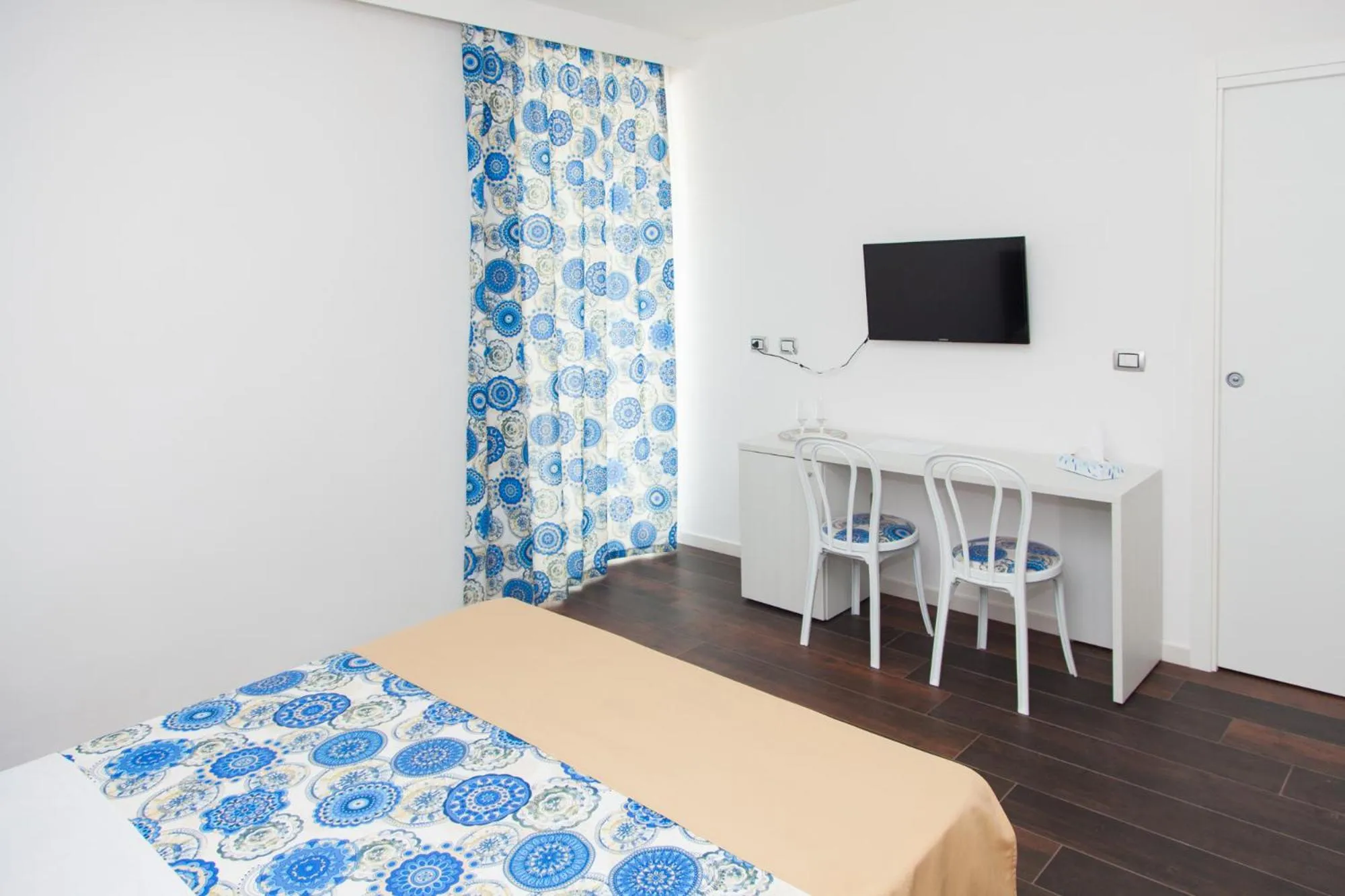 Shower, Bed in Casa Restino