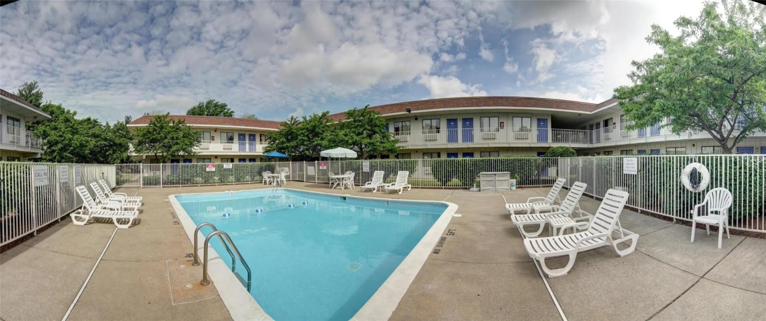 Pool view in Motel 6-Amherst, OH - Cleveland West - Lorain