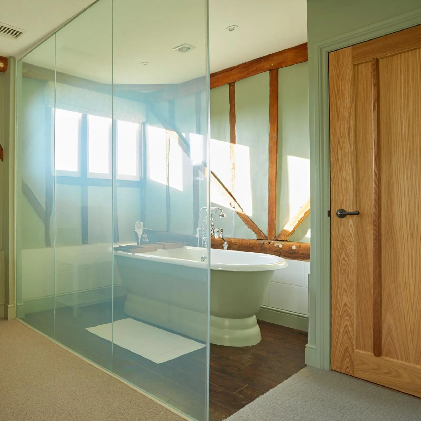 Bathroom in The Angel Inn, Stoke-by-Nayland