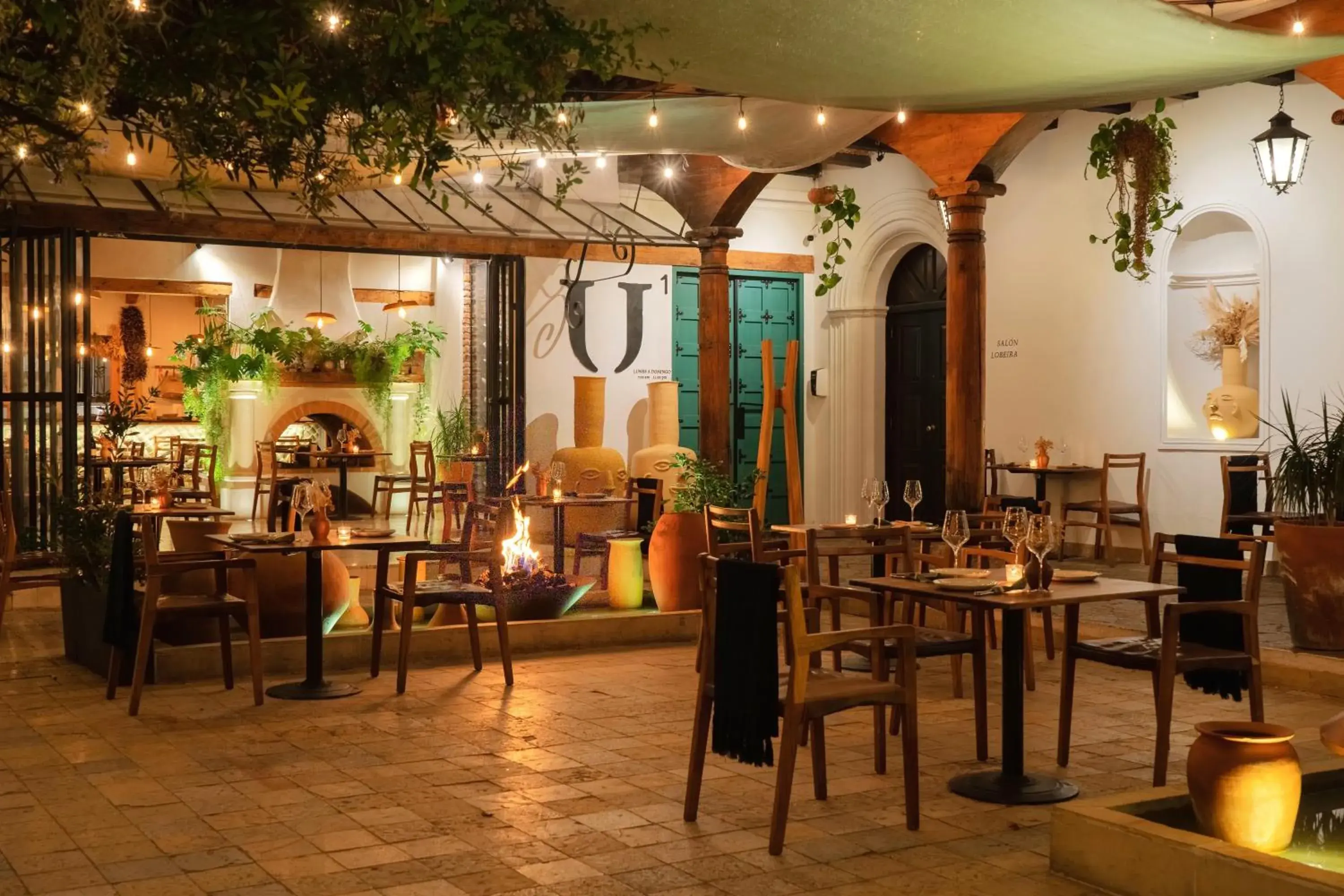 Restaurant/places to eat in Sombra del Agua Restaurant/places to eat in Sombra del Agua