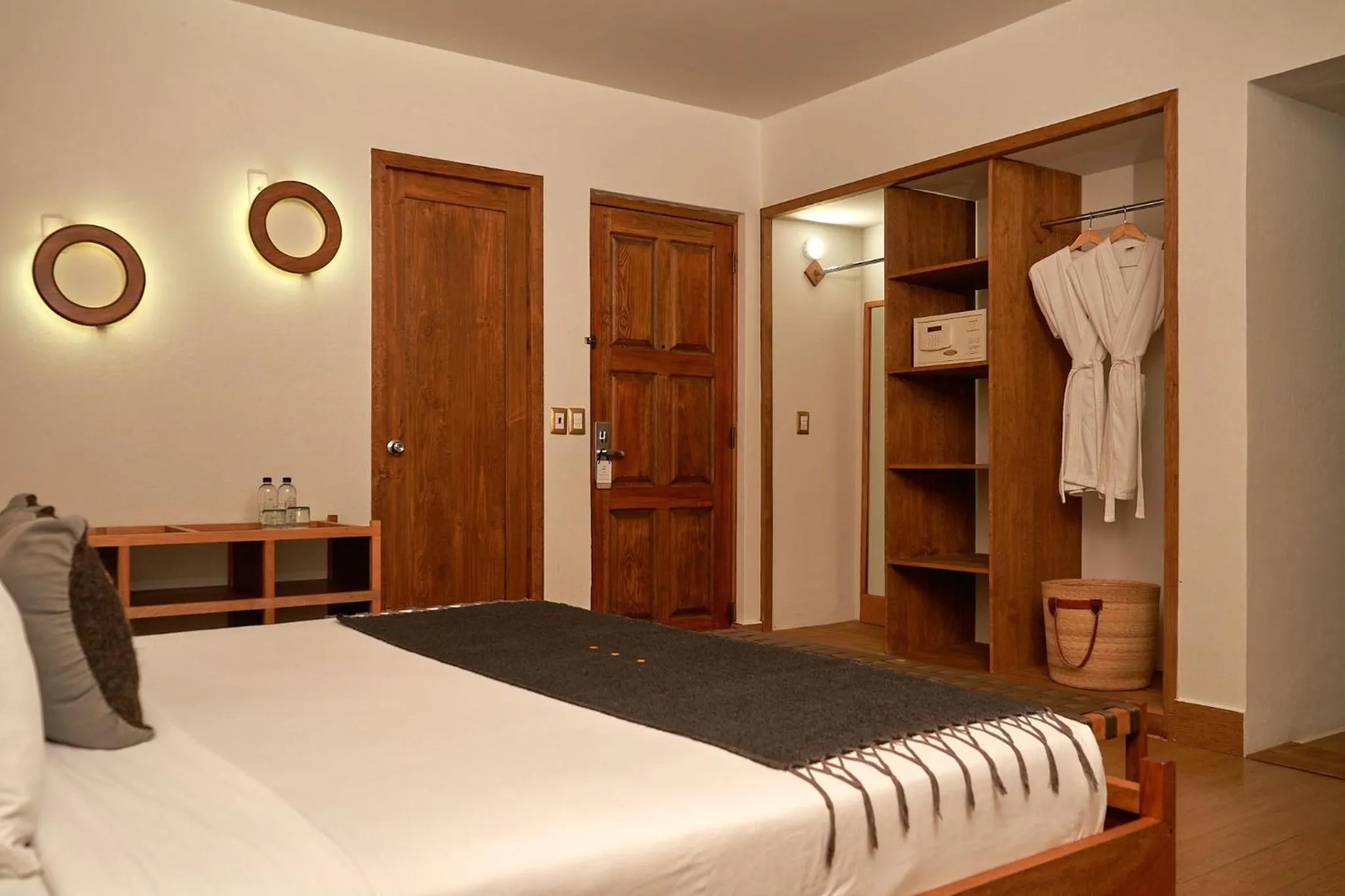 Photo of the whole room, Bed in Sombra del Agua