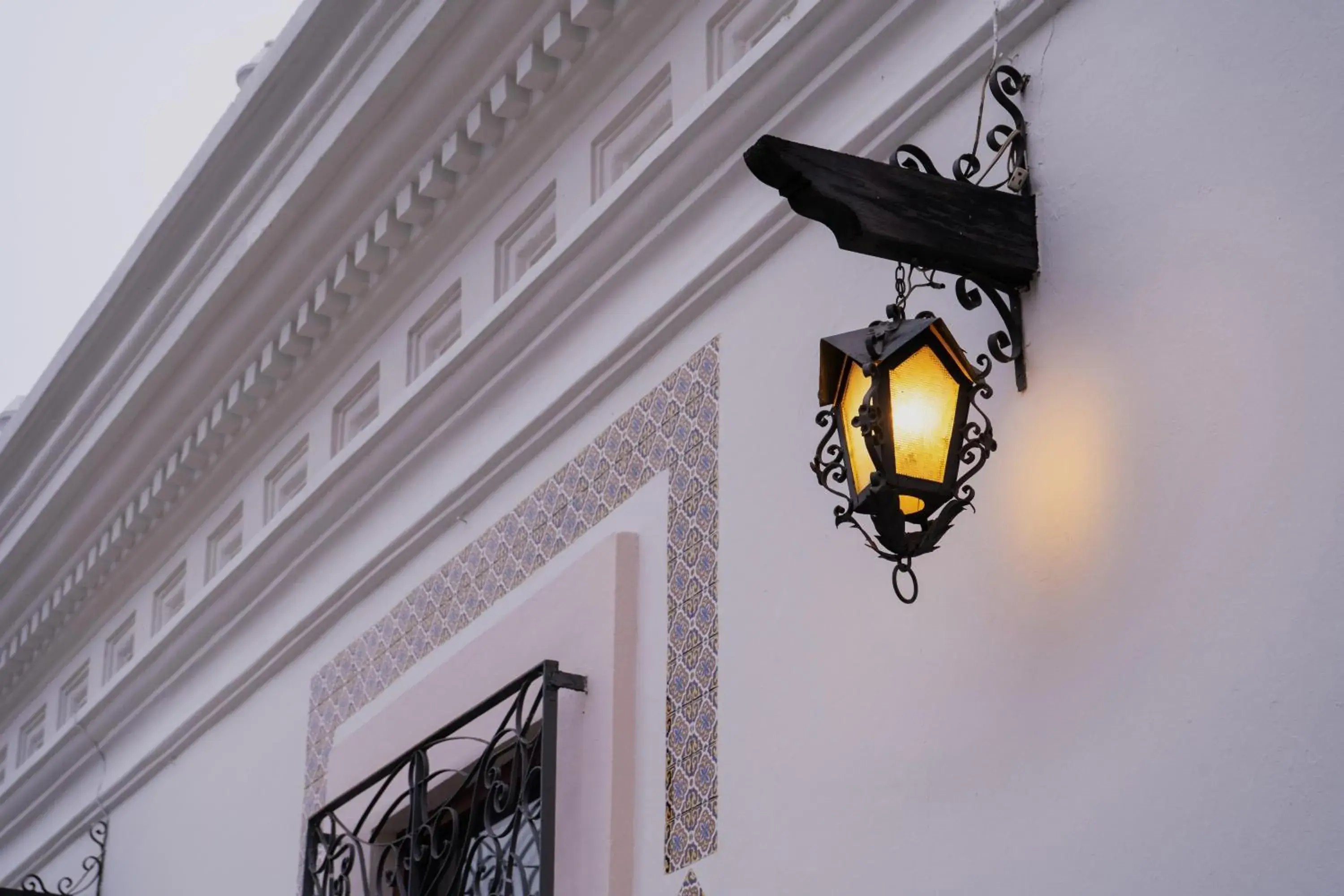 Property building in Sombra del Agua Property building in Sombra del Agua