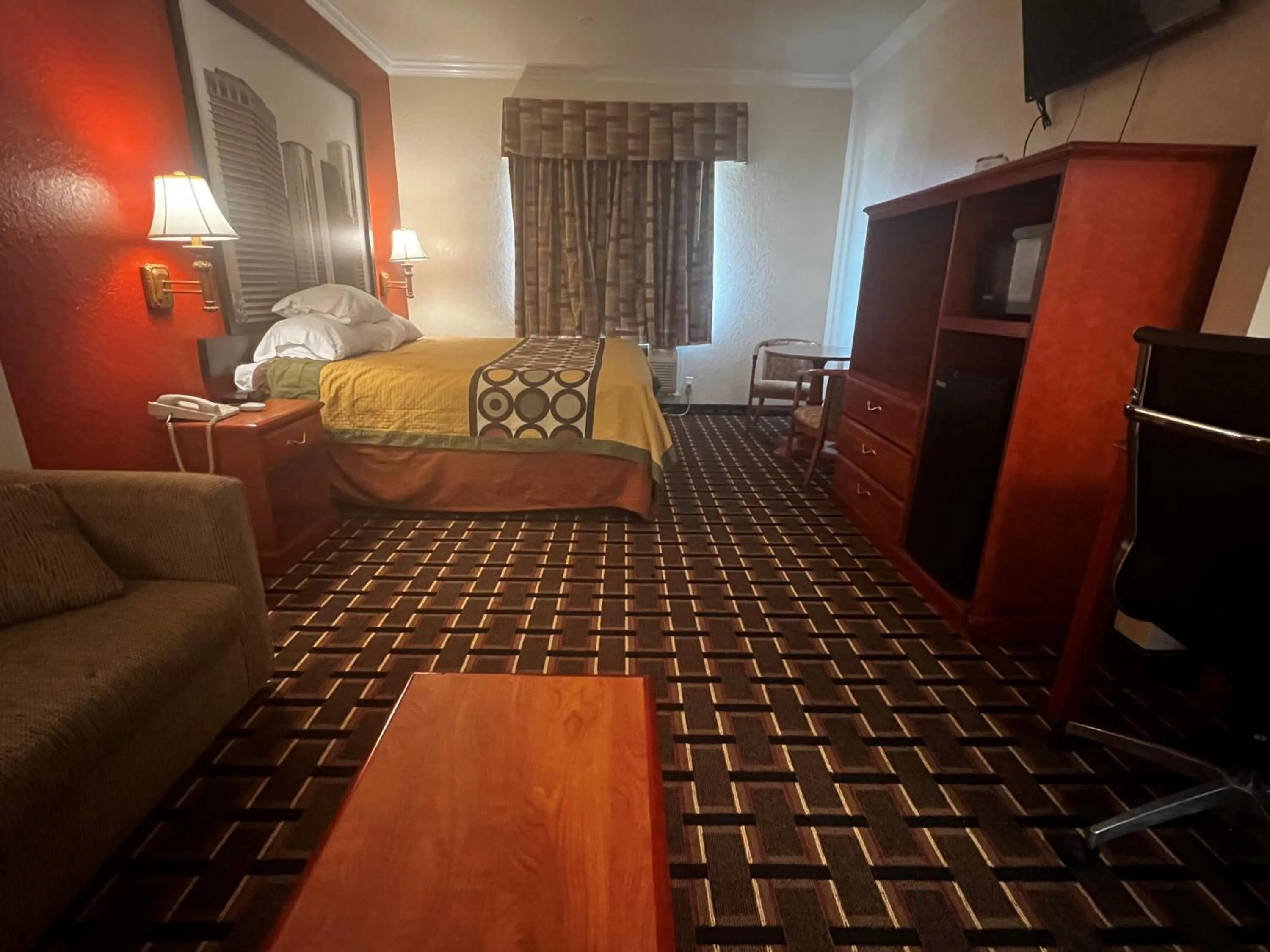 Photo of the whole room, Bed in Super 8 by Wyndham Brookshire TX