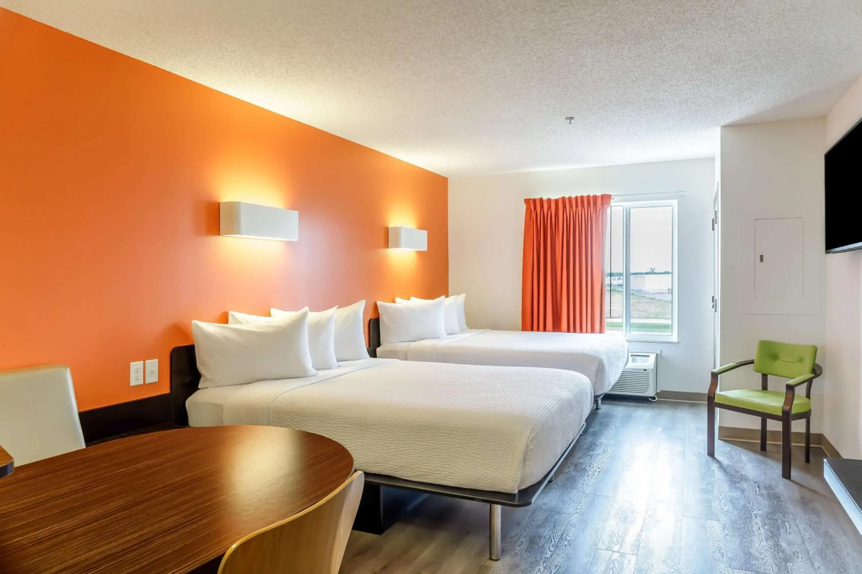 Bedroom, Bed in Motel 6-Headingley, MB - Winnipeg West Bedroom, Bed in Motel 6-Headingley, MB - Winnipeg West