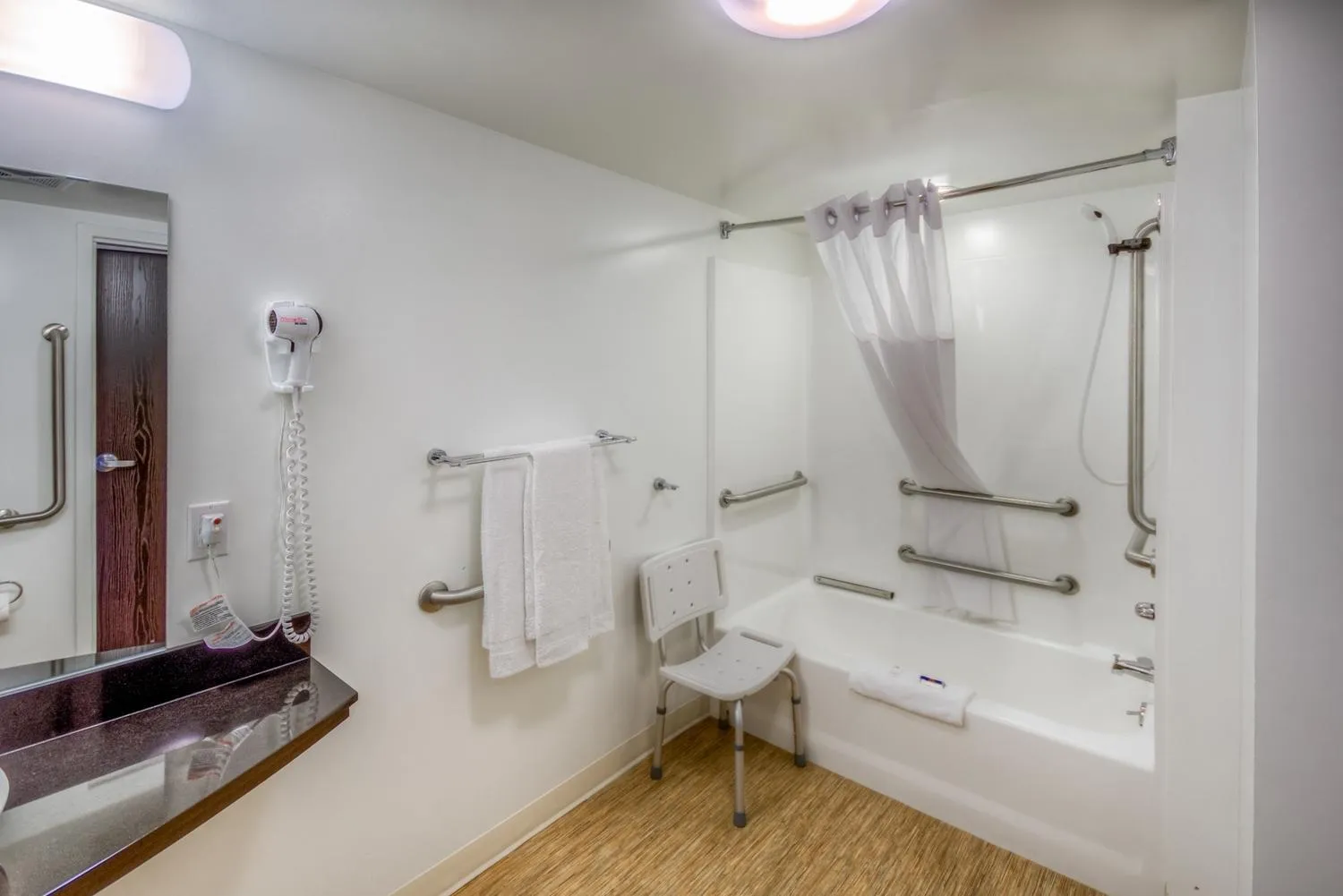 Bathroom in Motel 6-Headingley, MB - Winnipeg West