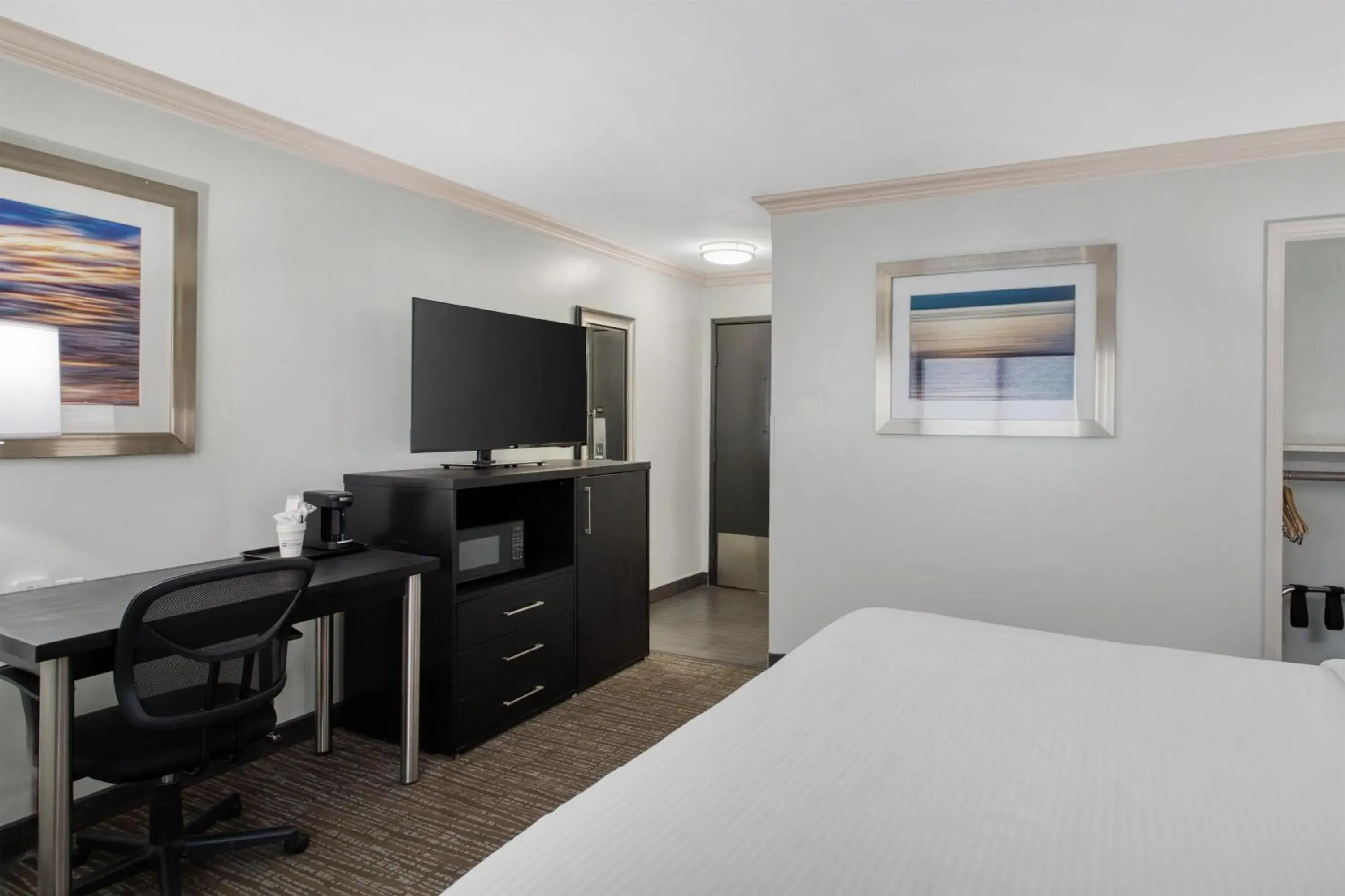 Bedroom, Bed in Best Western Webster Hotel, NASA Bedroom, Bed in Best Western Webster Hotel, NASA