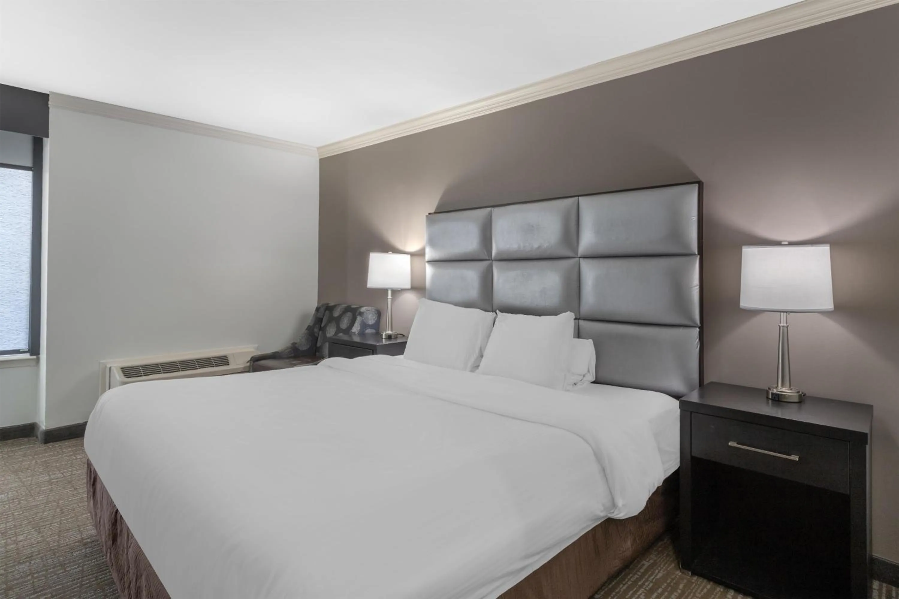 Bedroom, Bed in Best Western Webster Hotel, NASA