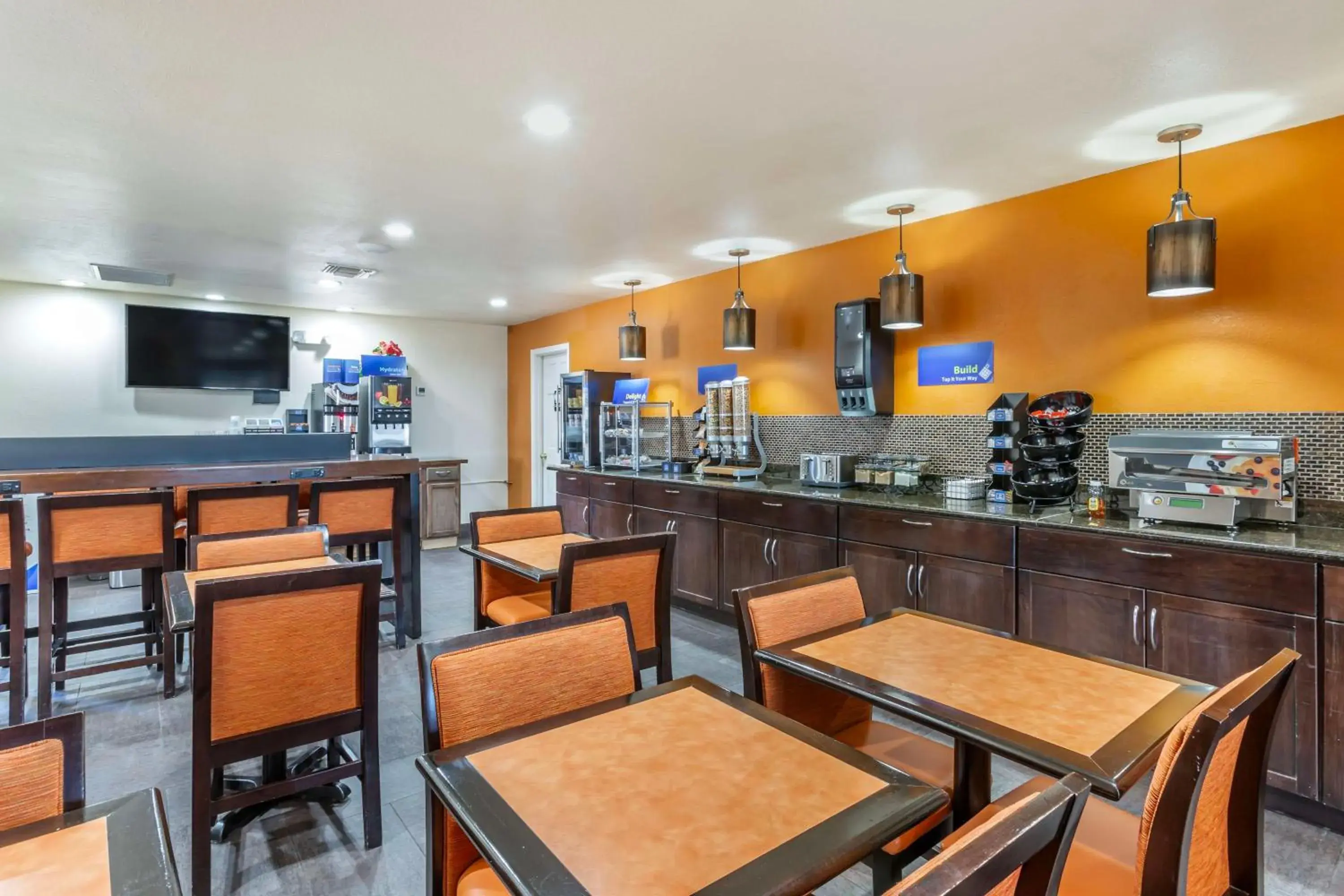 Breakfast in Best Western Arizonian Inn Breakfast in Best Western Arizonian Inn