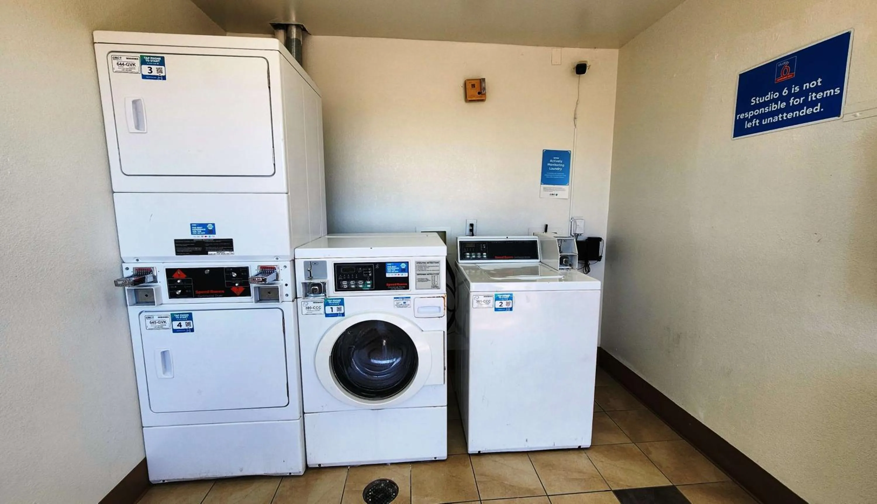 laundry in Motel 6-Webster, TX - Houston - Nasa Lake