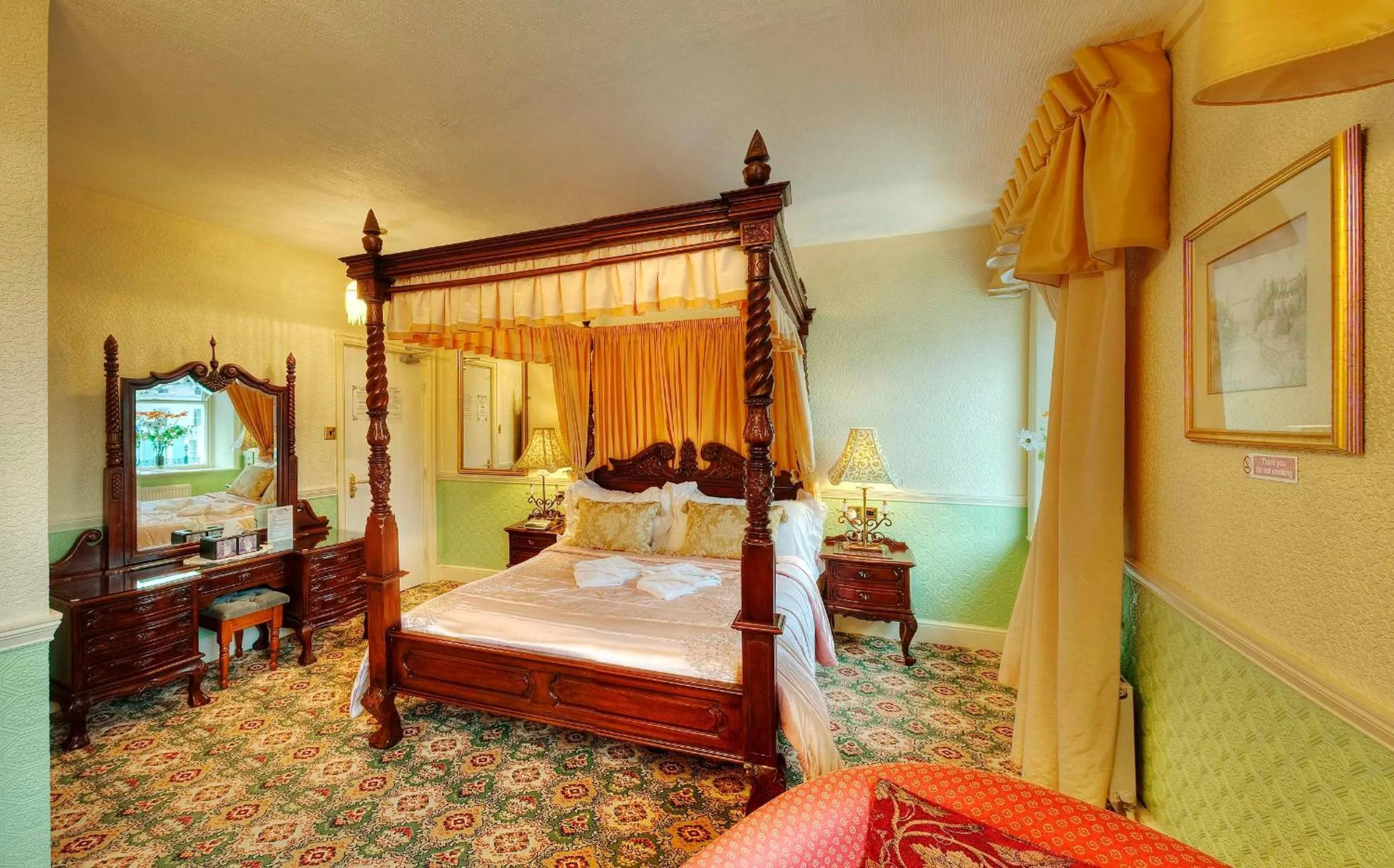 Photo of the whole room, Bed in The Cumberland