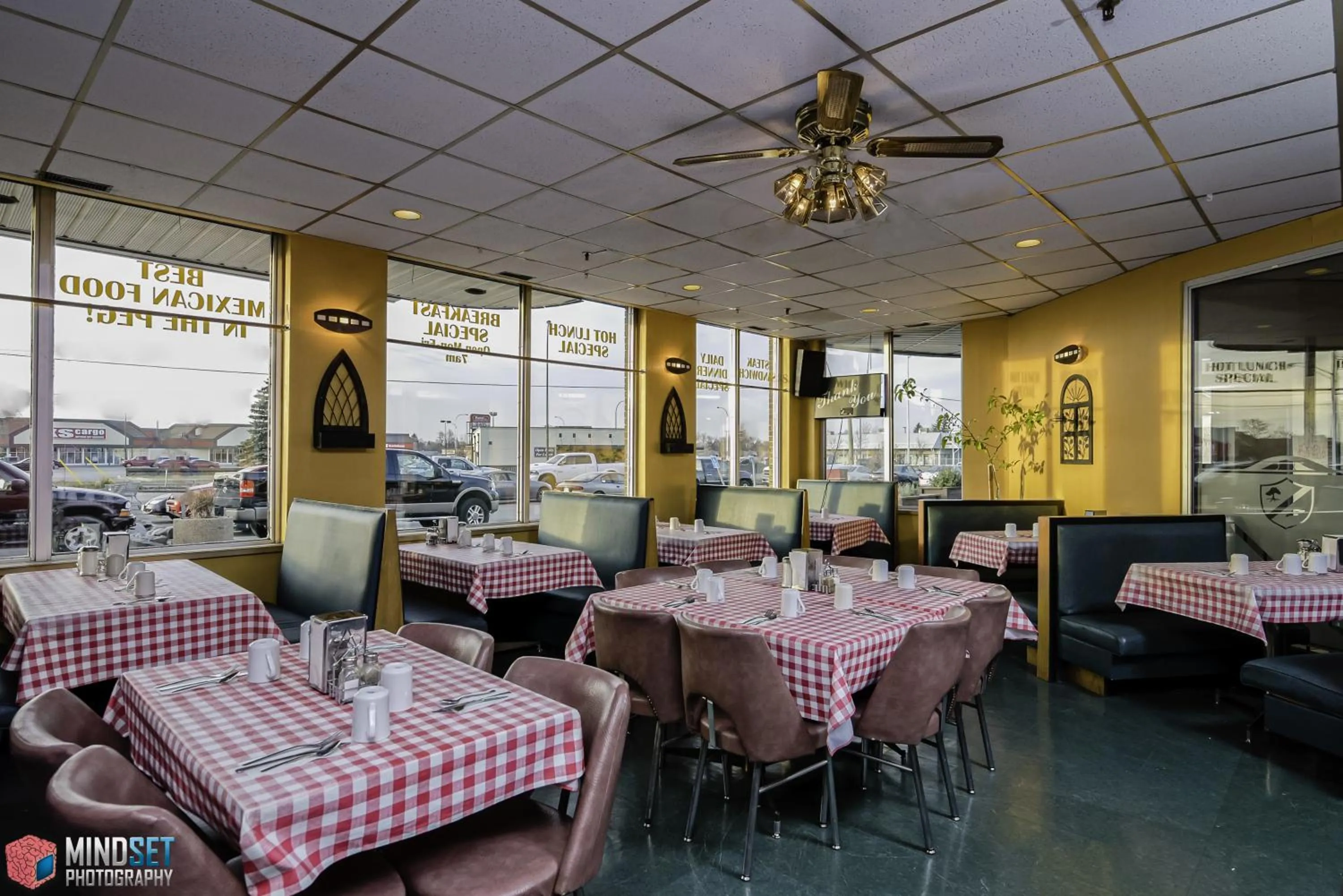 Restaurant/places to eat in The Cavalier Inn