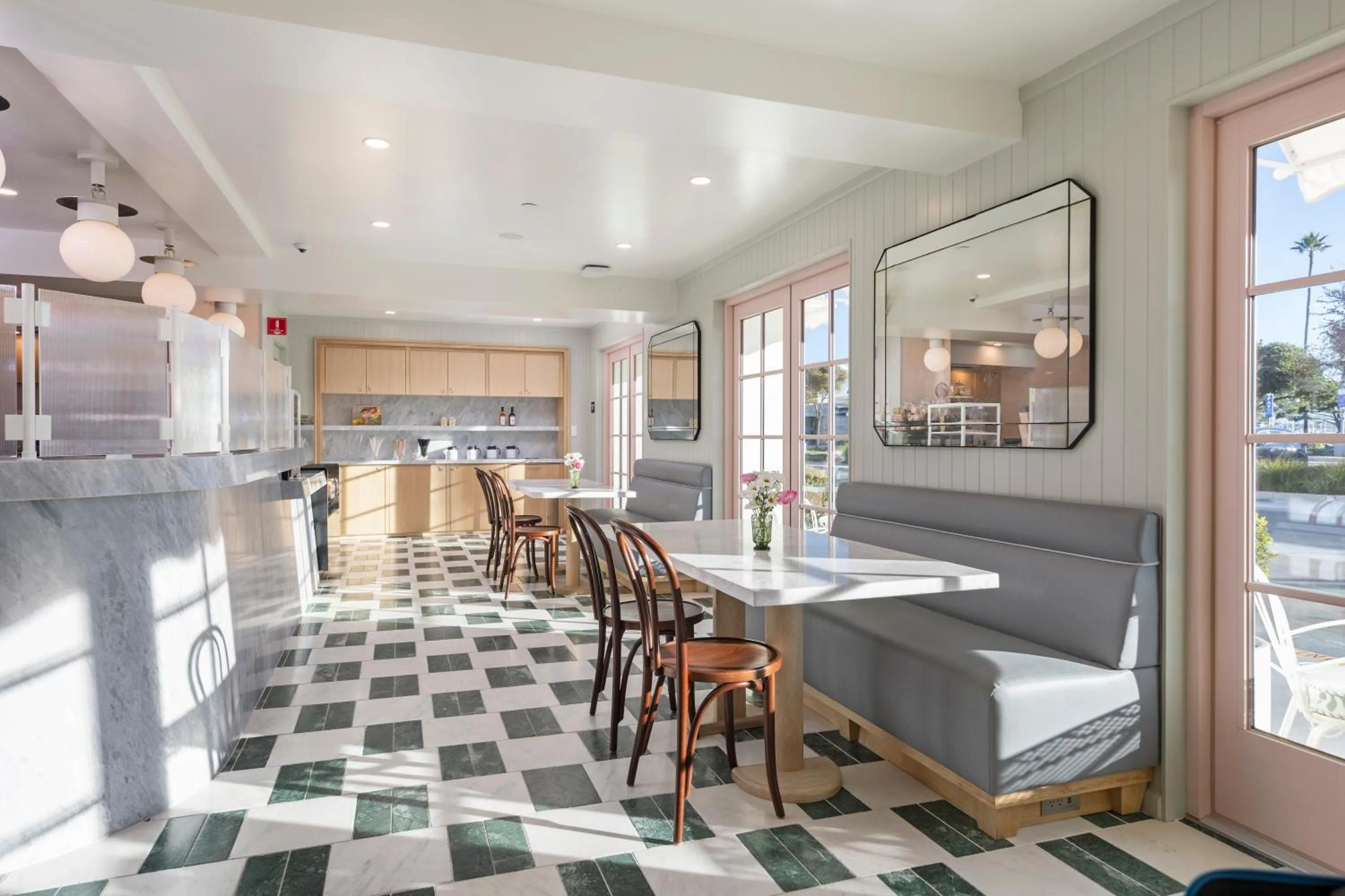 Dining area in Bay Shores Peninsula Hotel
