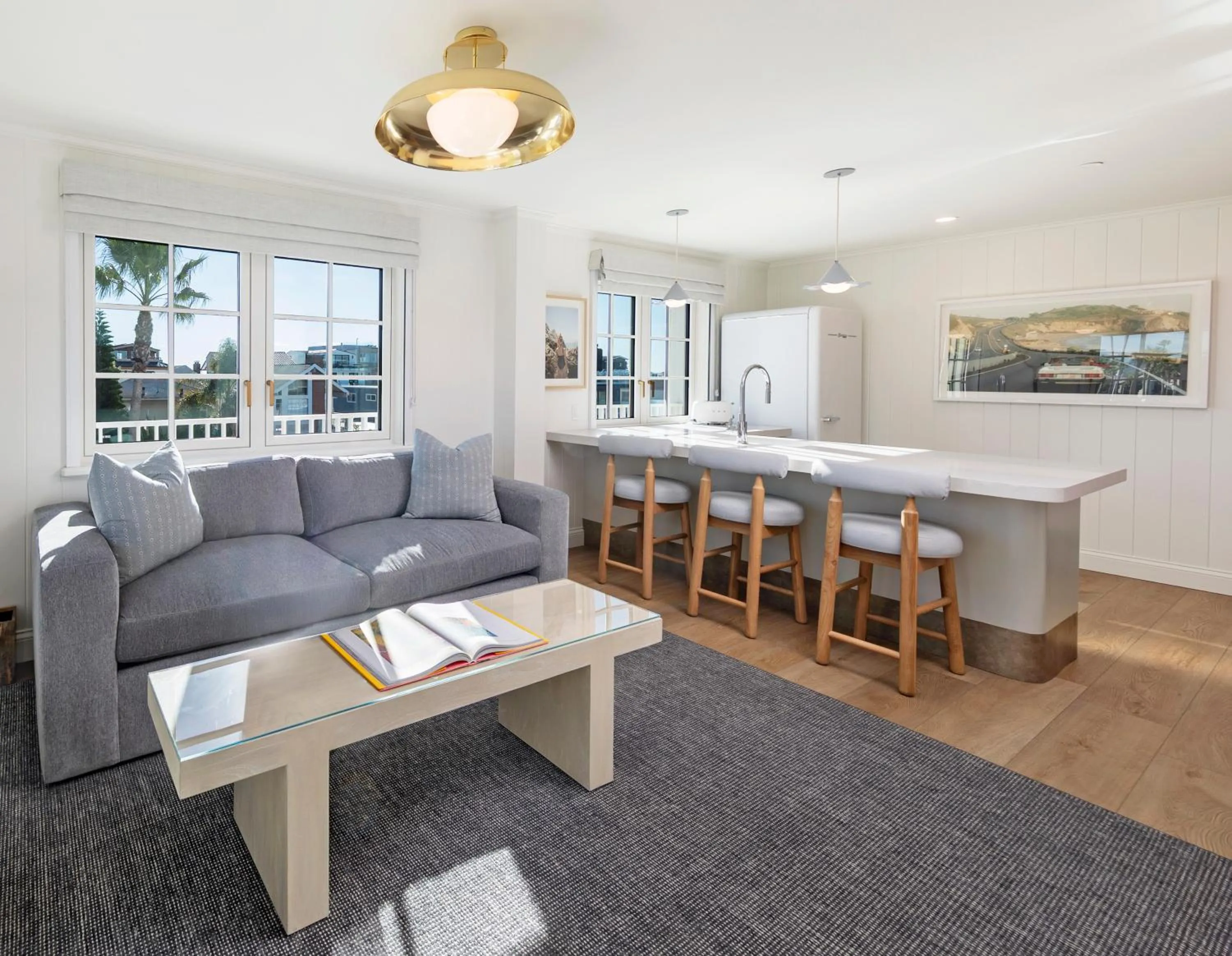 Living room in Bay Shores Peninsula Hotel