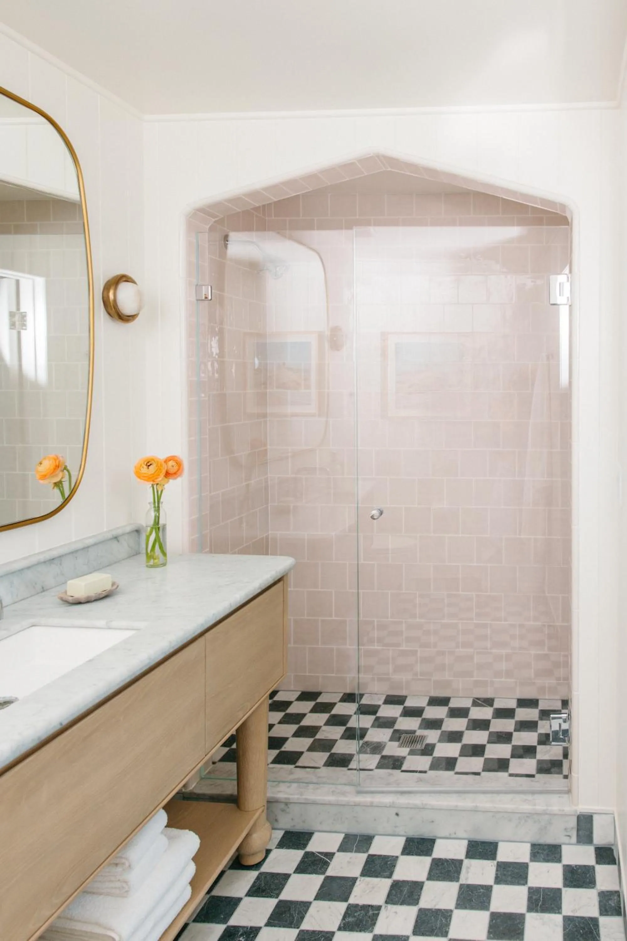 Bathroom in Bay Shores Peninsula Hotel
