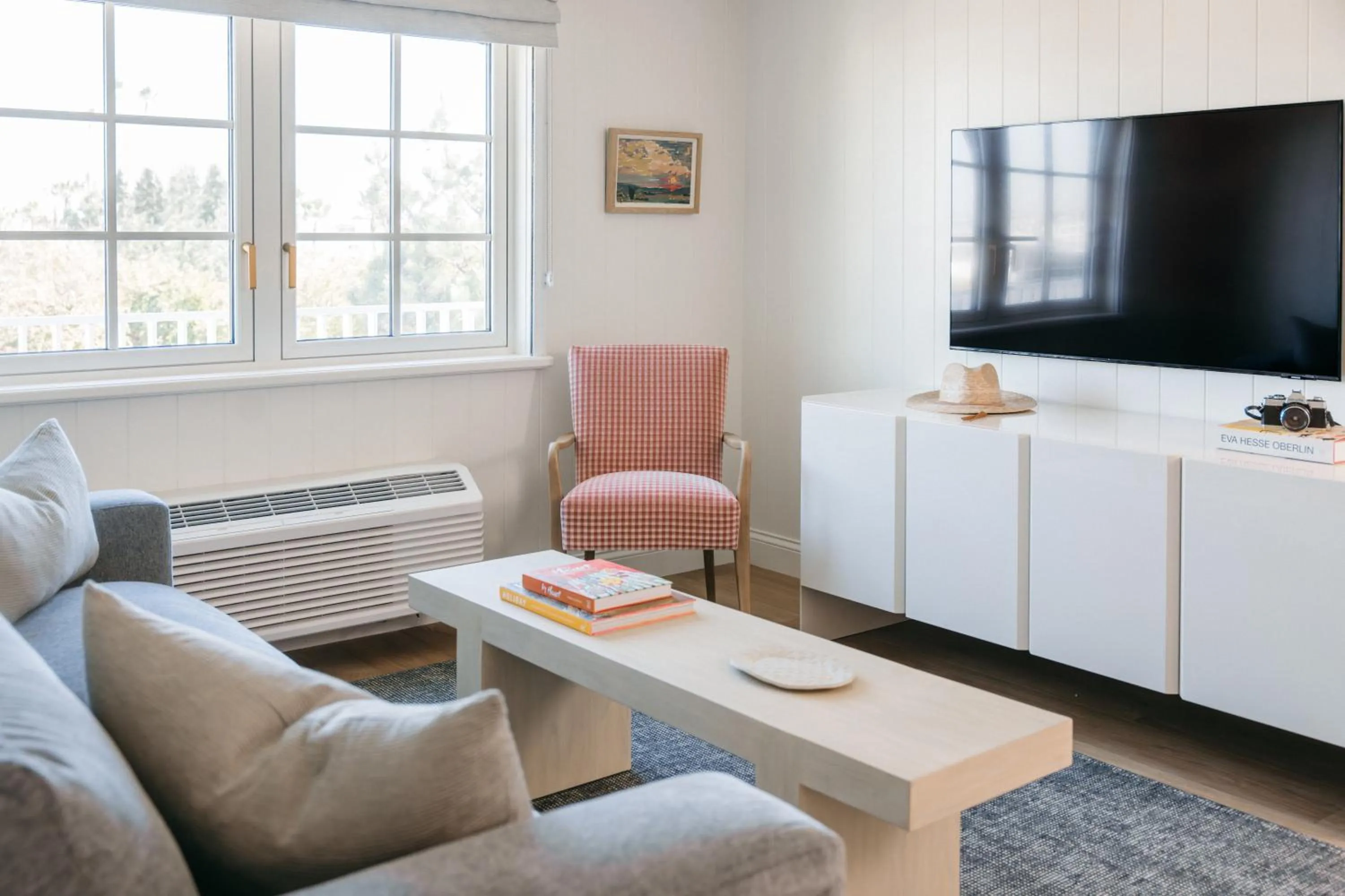 Living room in Bay Shores Peninsula Hotel