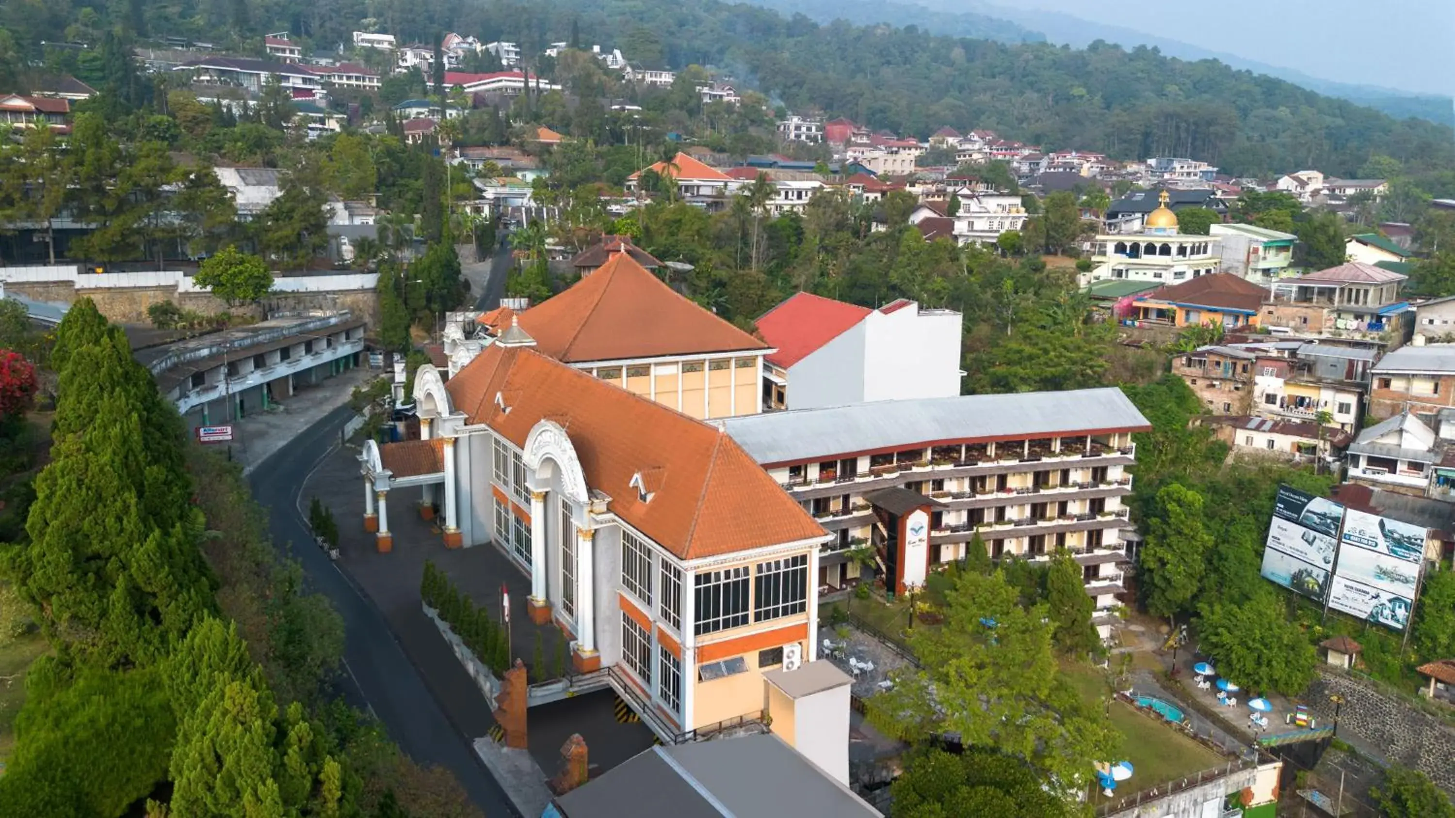 Property building in Royal Hotel and Convention Tretes Property building in Royal Hotel and Convention Tretes