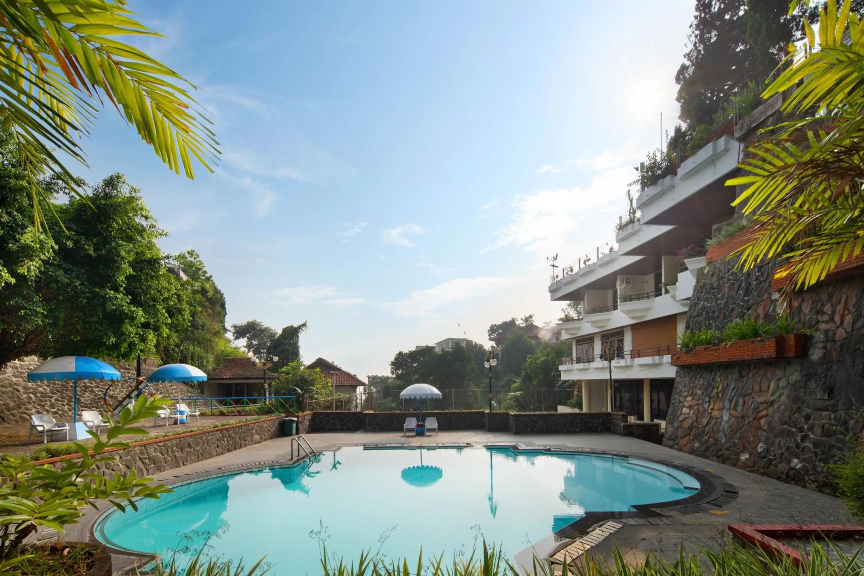 Swimming pool in Royal Hotel and Convention Tretes