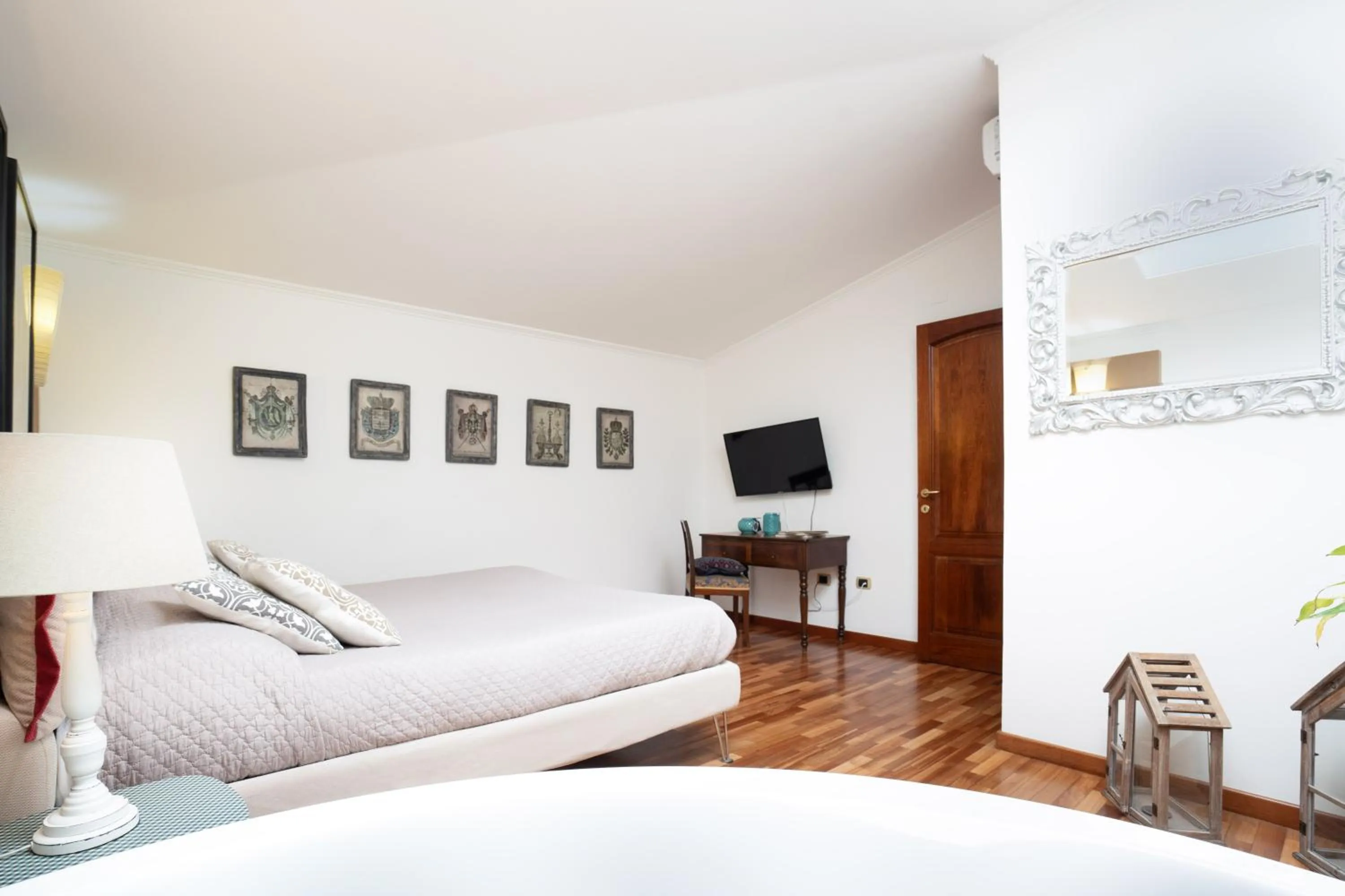 Hot Tub, Bed in Relais La Lanterne