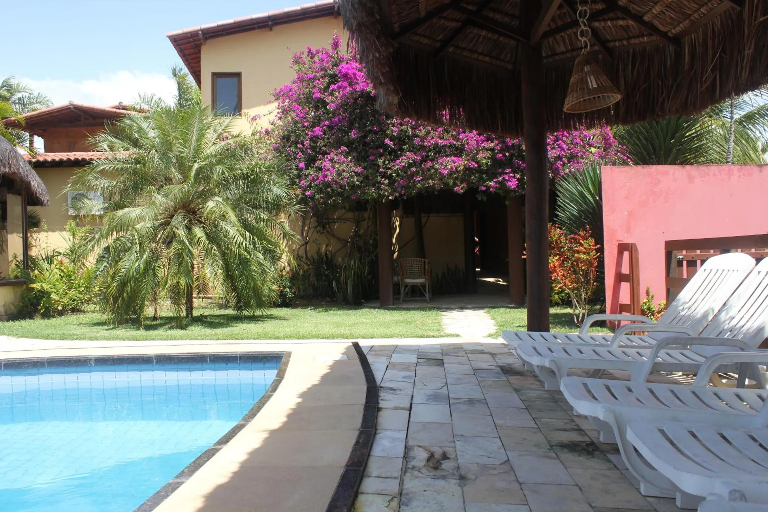 Swimming pool in Pousada Corais do Sul