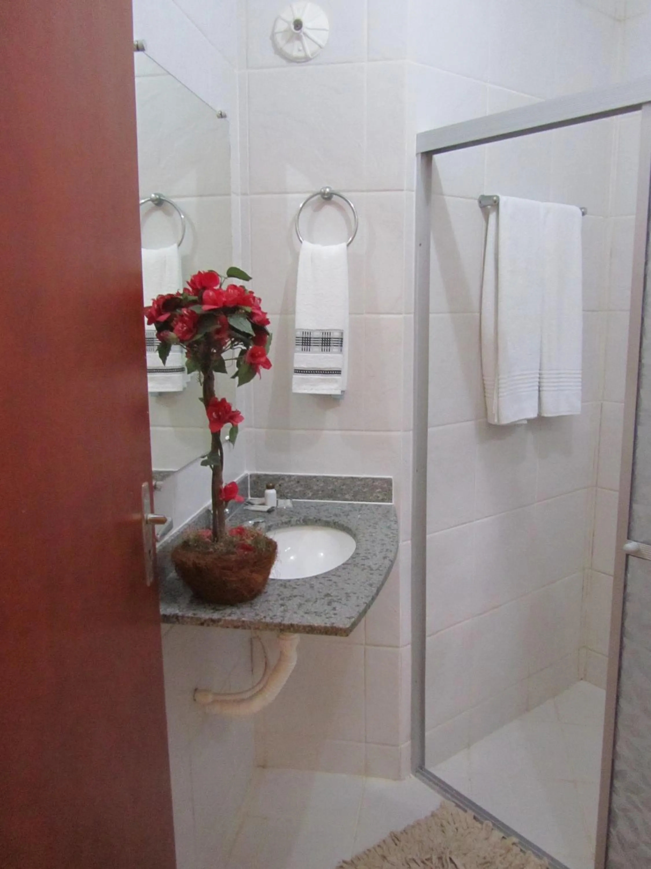 Bathroom in Pousada Corais do Sul