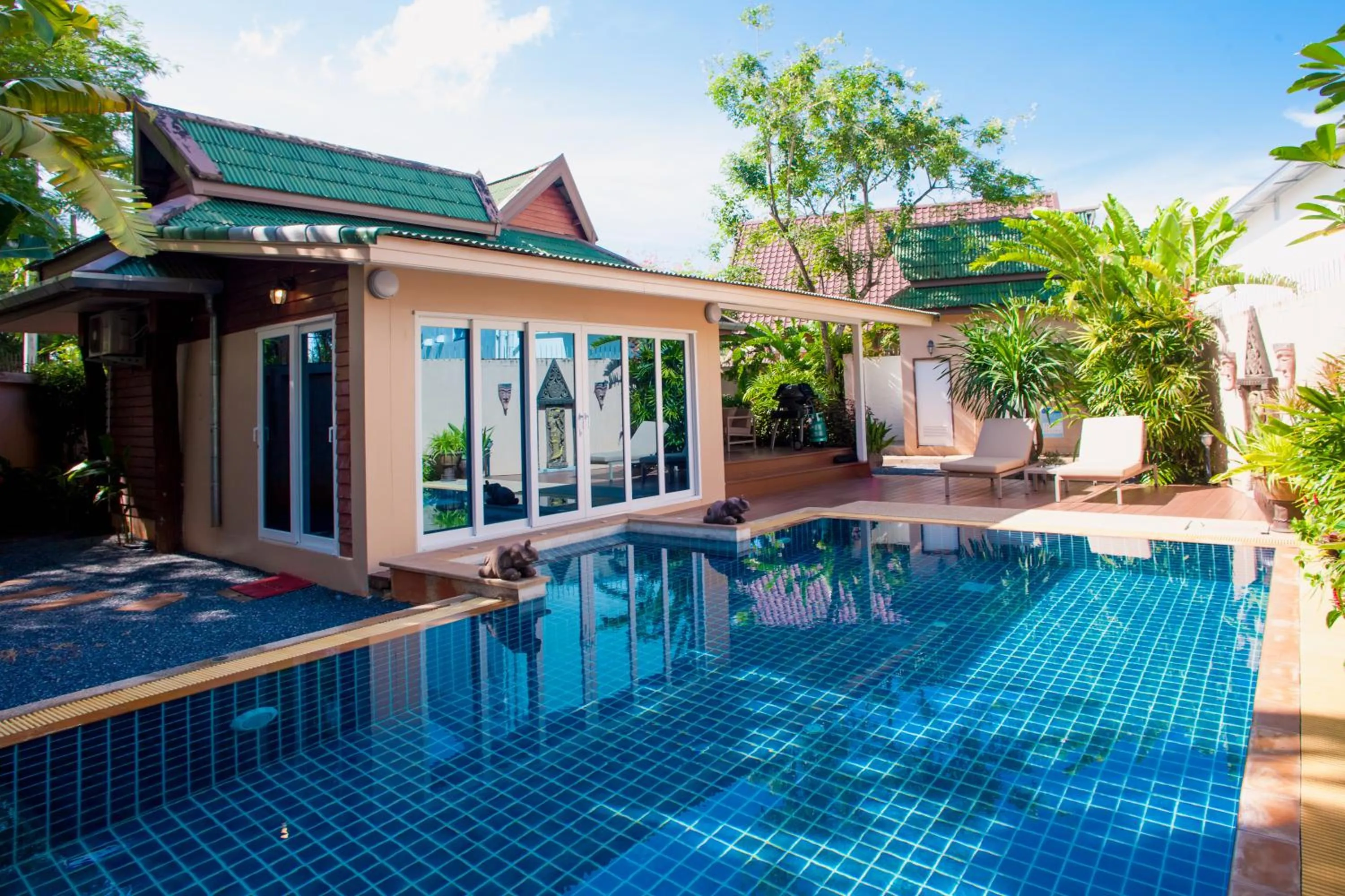 Swimming pool in Baan Manuchang Villa, SHA Certified